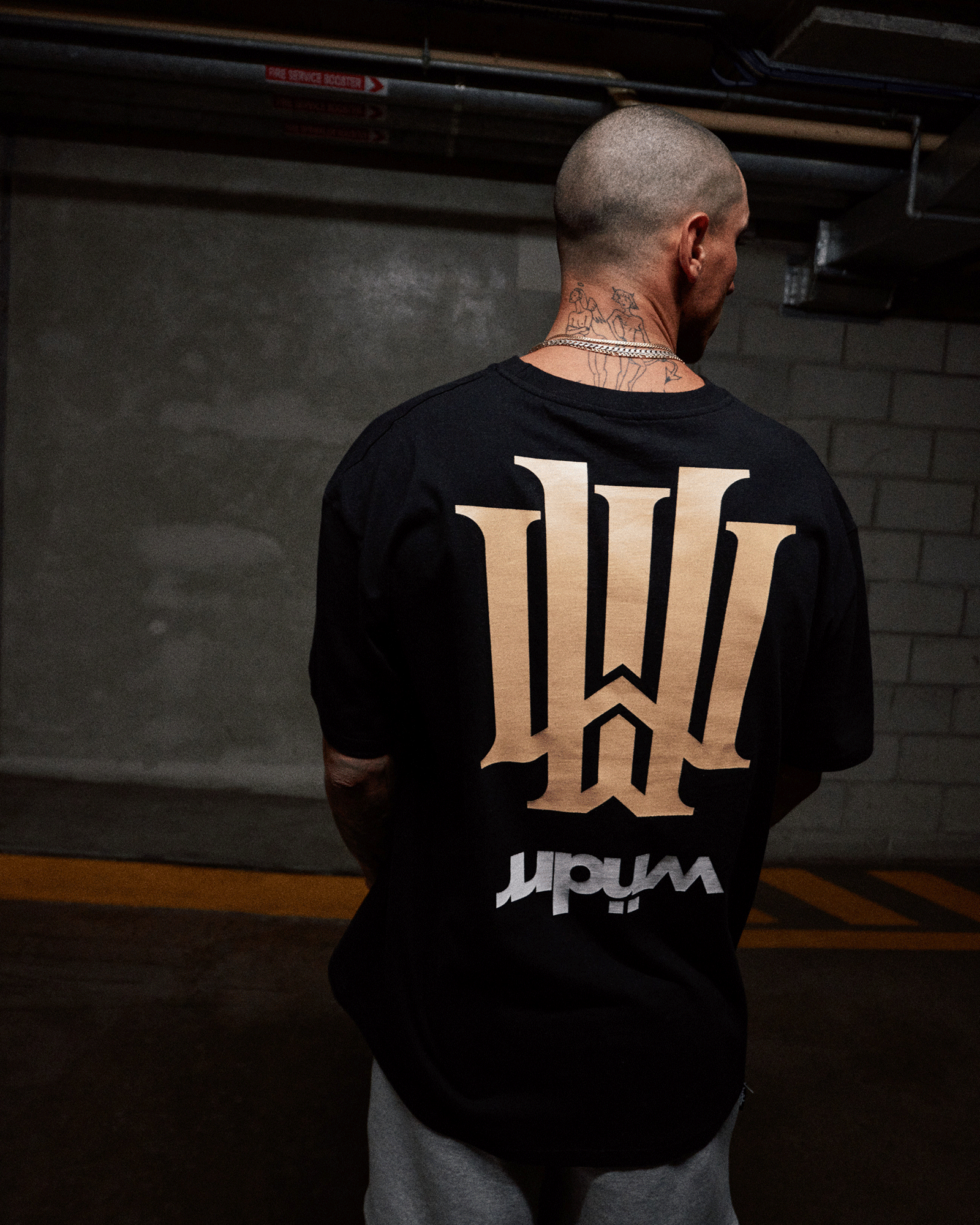 CARTELLO BOX FIT TEE - BLACK