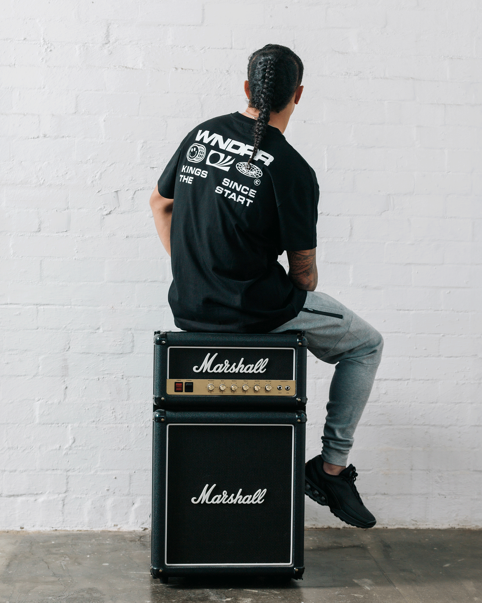 BOOSTER BOX FIT TEE - BLACK