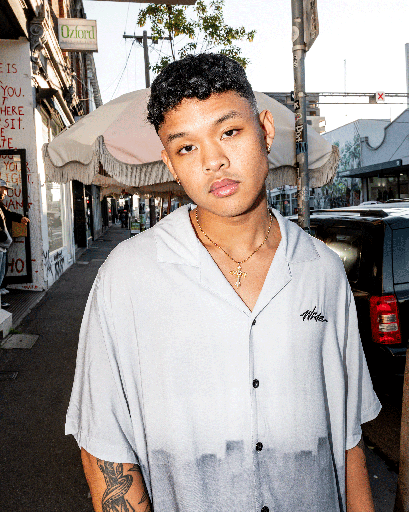 EMPIRE S/S PRINT SHIRT - GREY