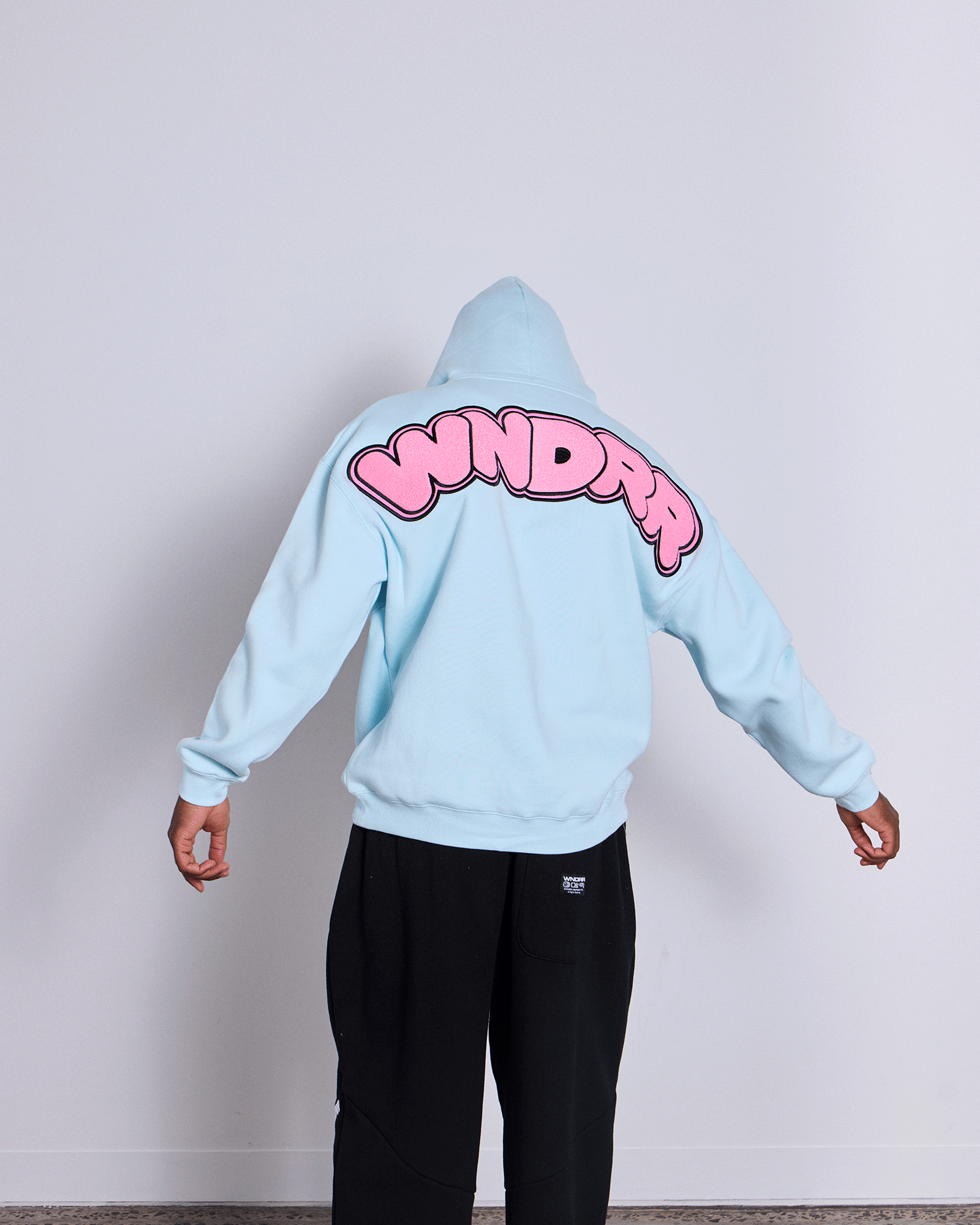 Model 184cm / Size M