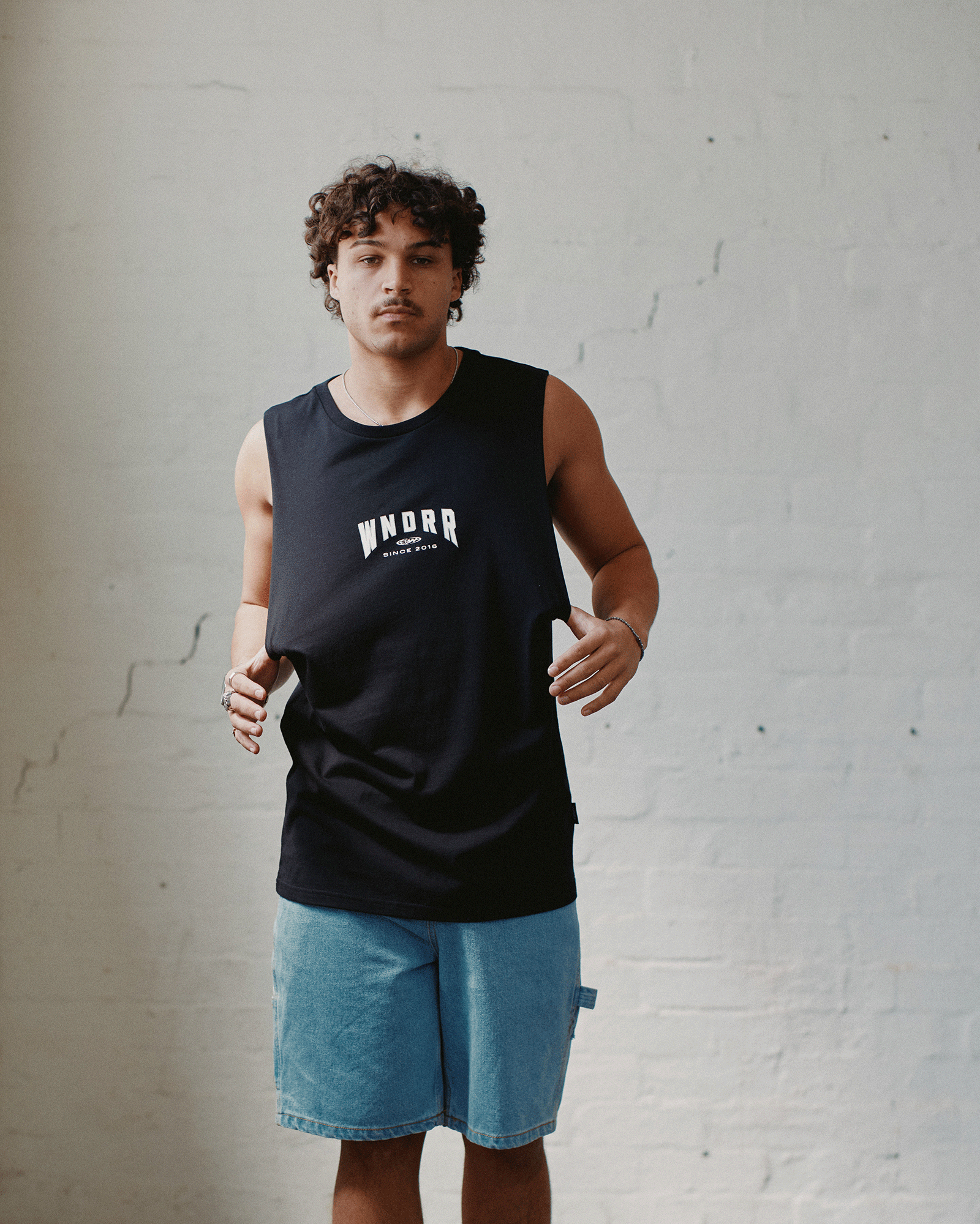 BRIDGE MUSCLE TOP - BLACK