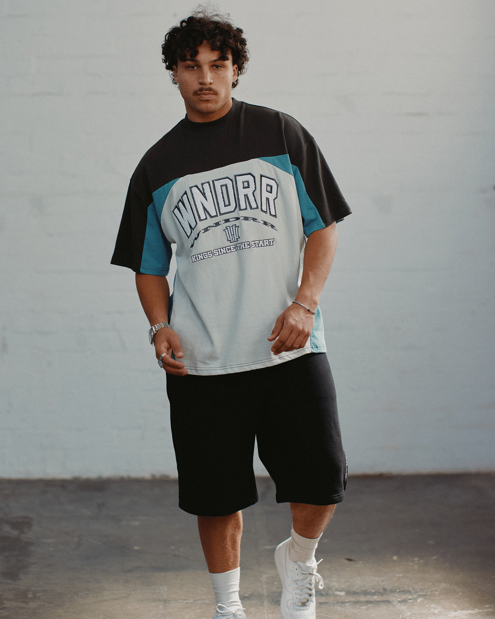 INSTITUTE PANEL CLUB TEE - OYSTER/BLUE