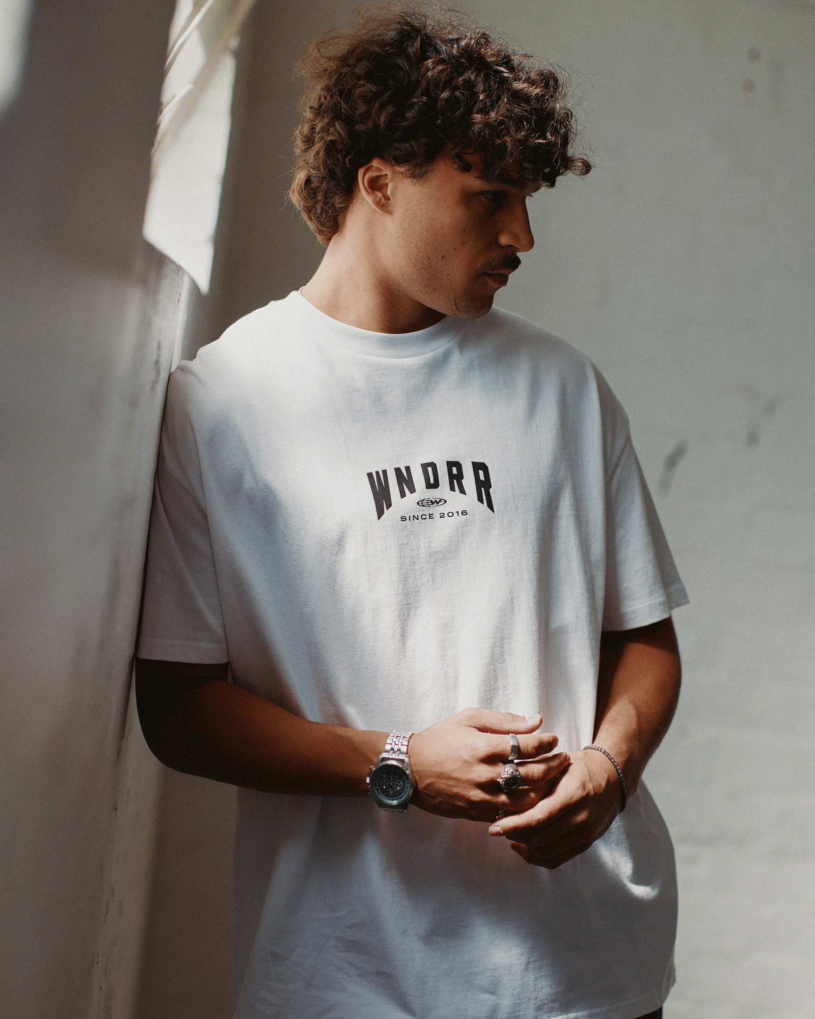 BRIDGE BOX FIT TEE - WHITE