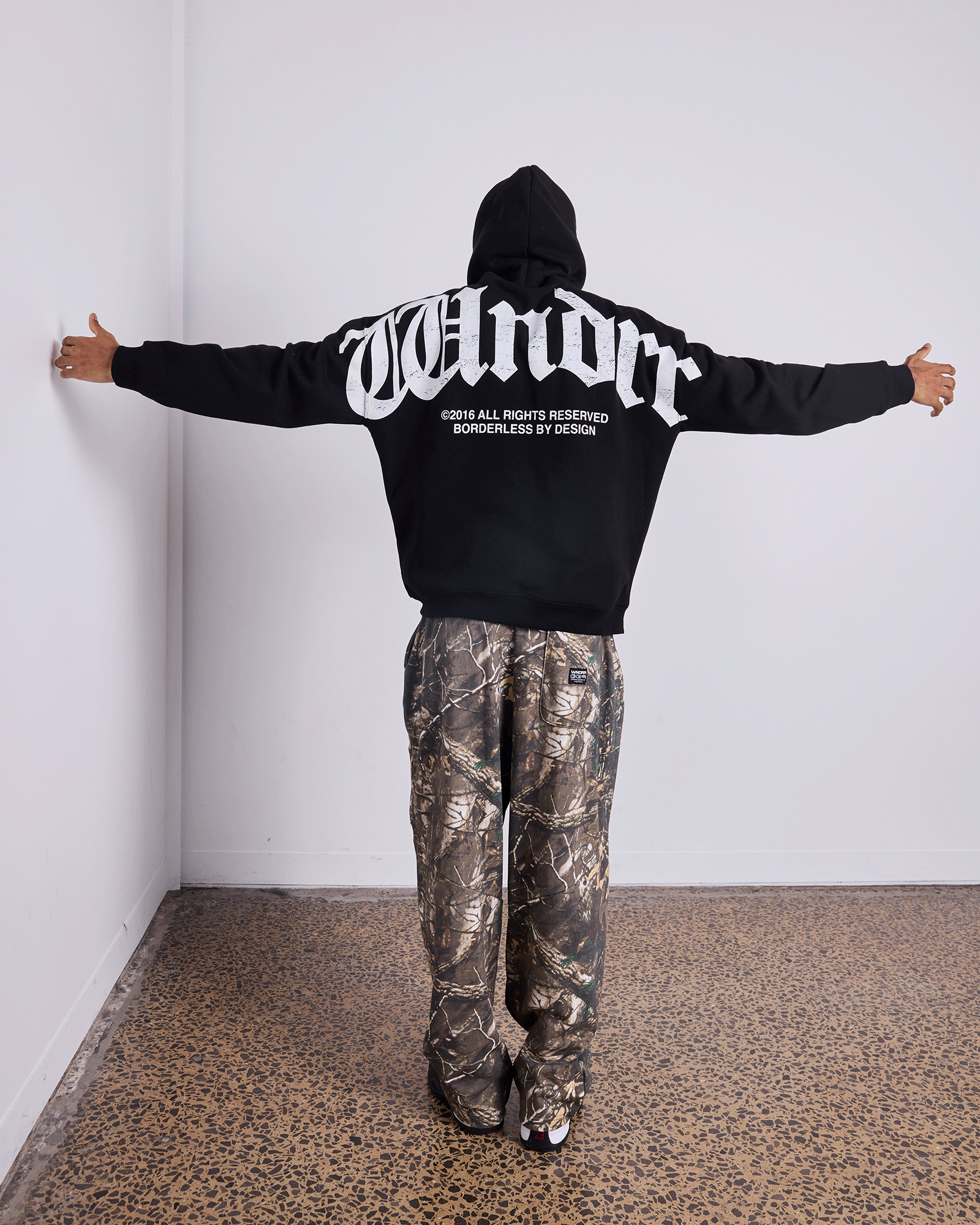 REVIVAL HOOD SWEAT - BLACK