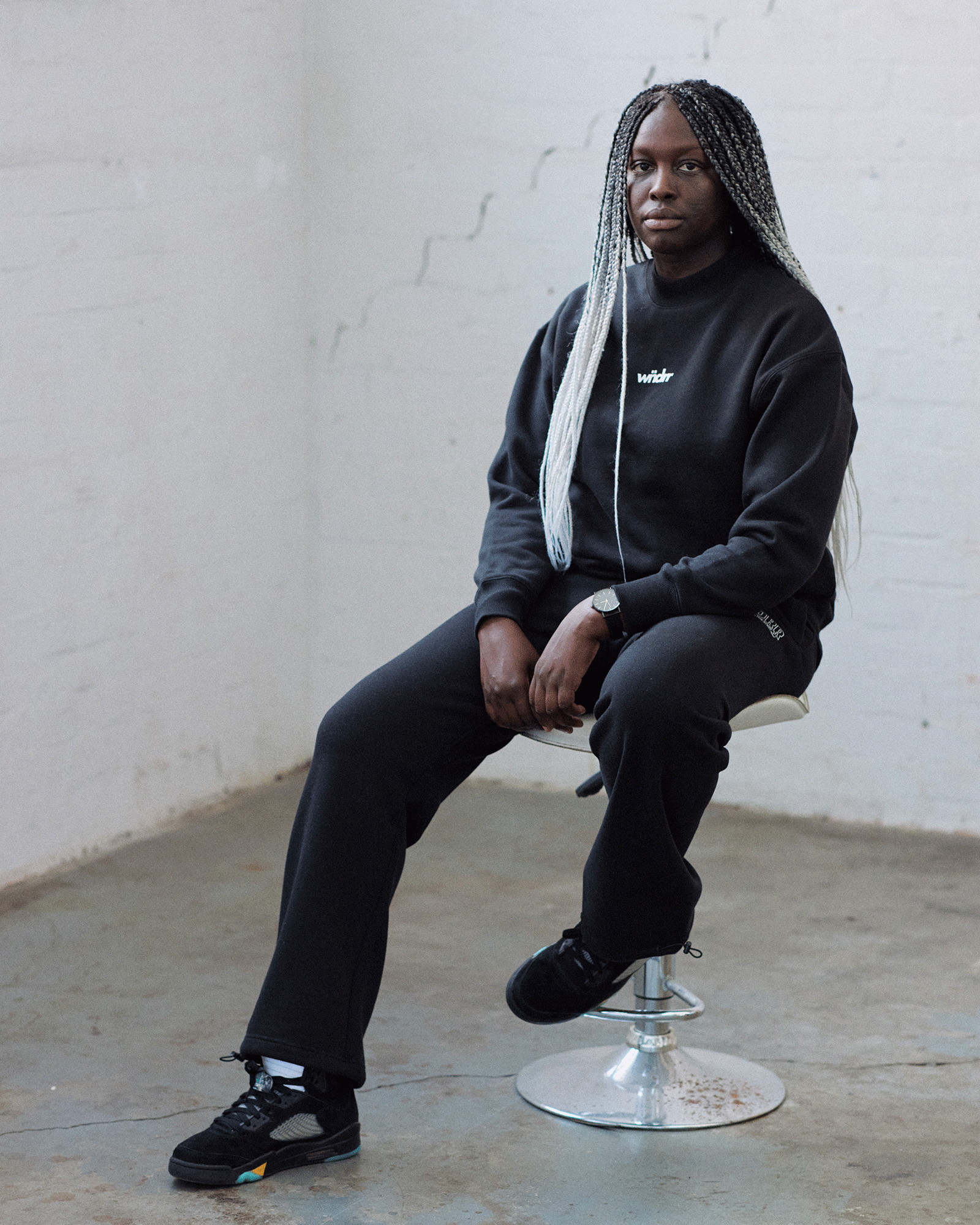 LODGE CREW SWEAT - BLACK