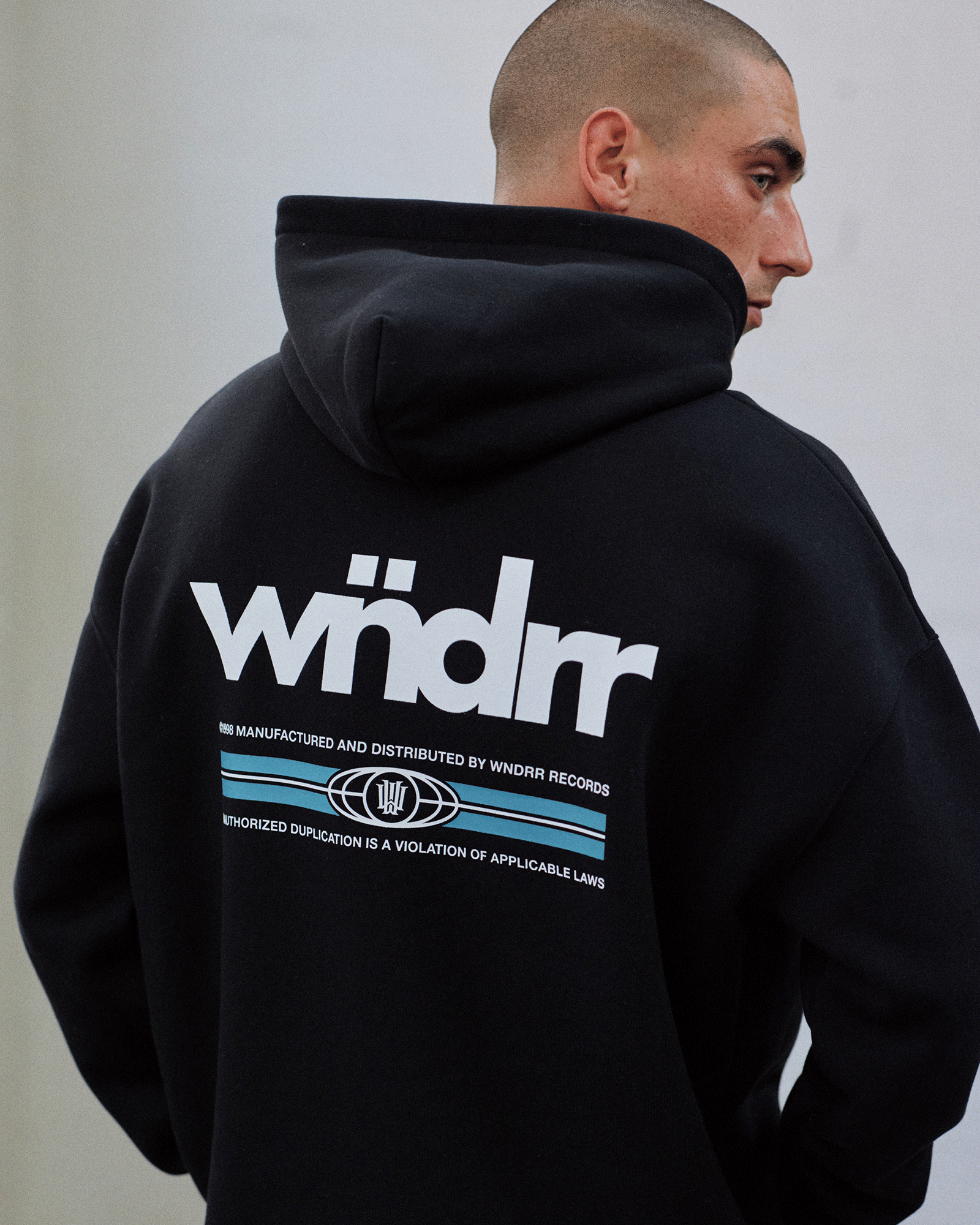 LODGE HOOD SWEAT - BLACK