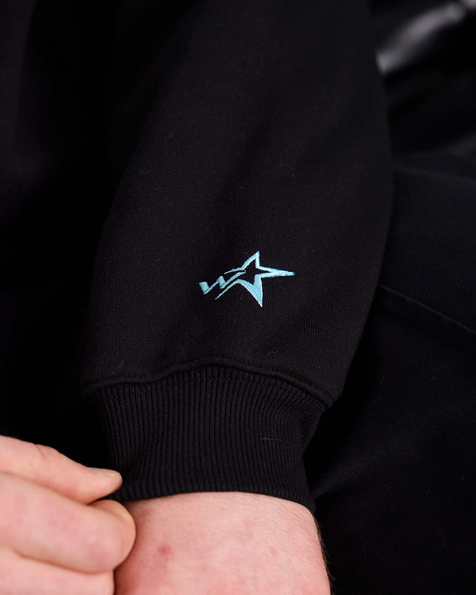 STXR 1/4 ZIP SWEAT - BLACK