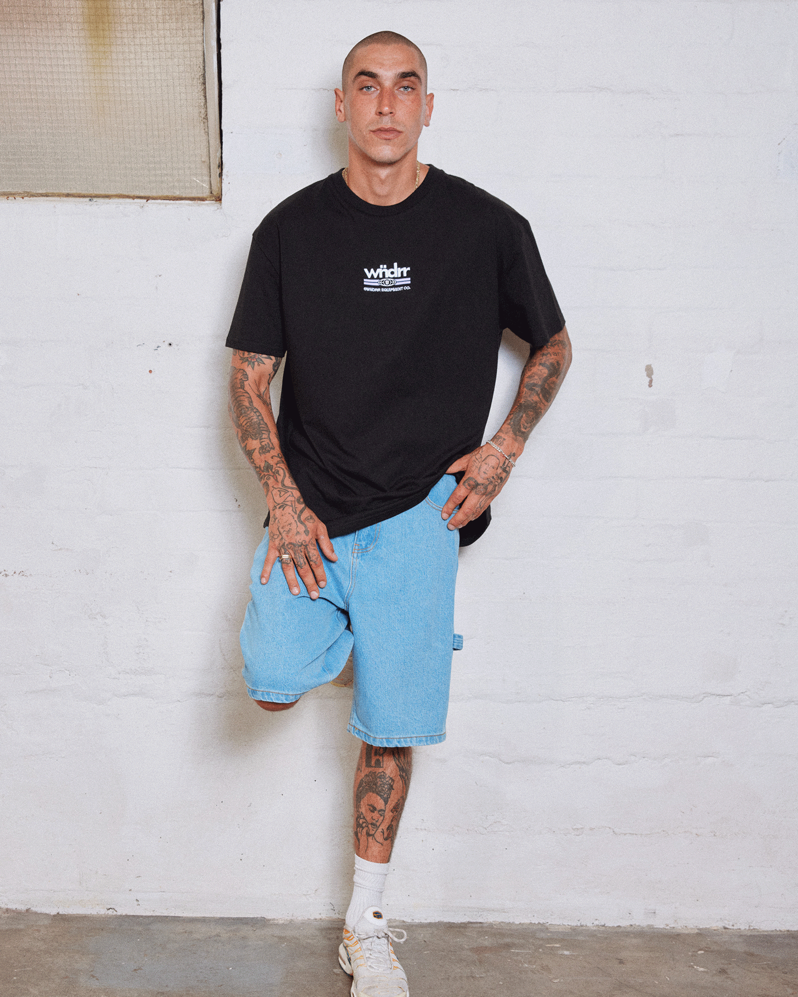 DAKOTA BOX FIT TEE - BLACK