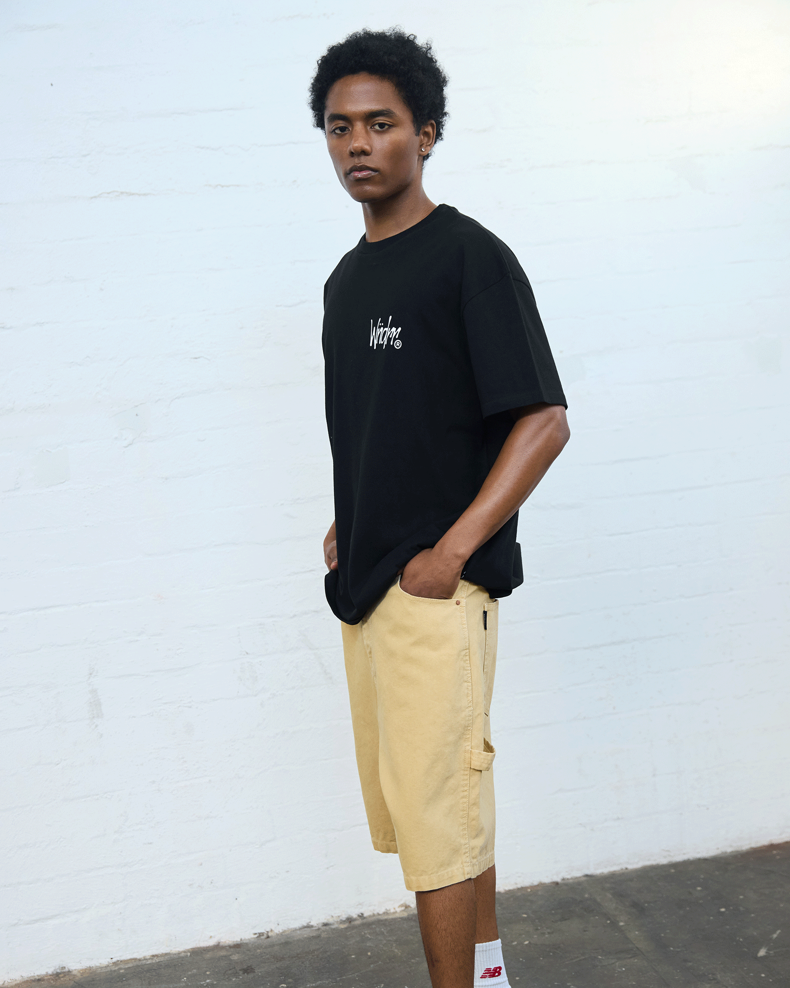 CROWN BOX FIT TEE - BLACK