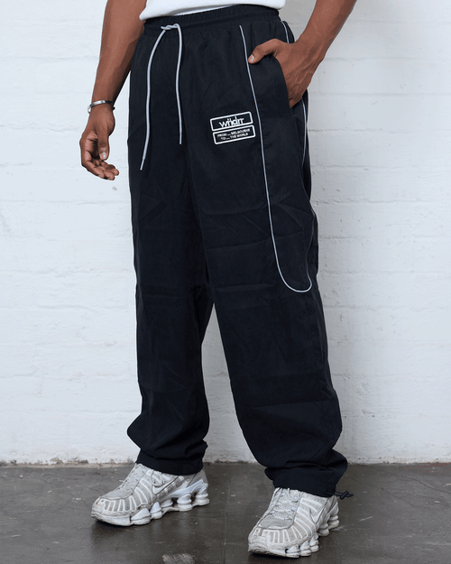 THE WORLD SPORT TRACKPANT - BLACK