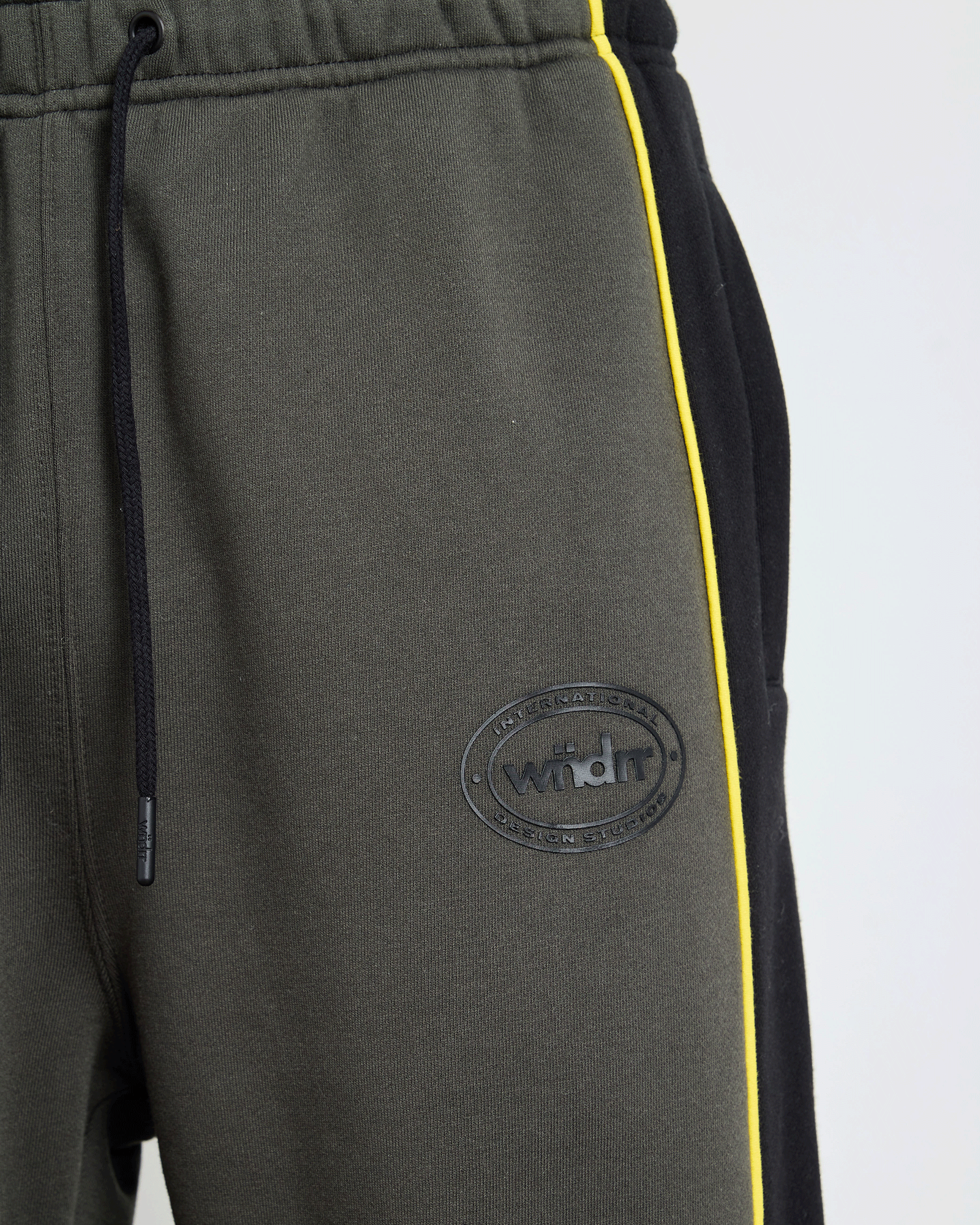 TOKEN PANEL LOUNGE TRACKPANT - INK/BLACK