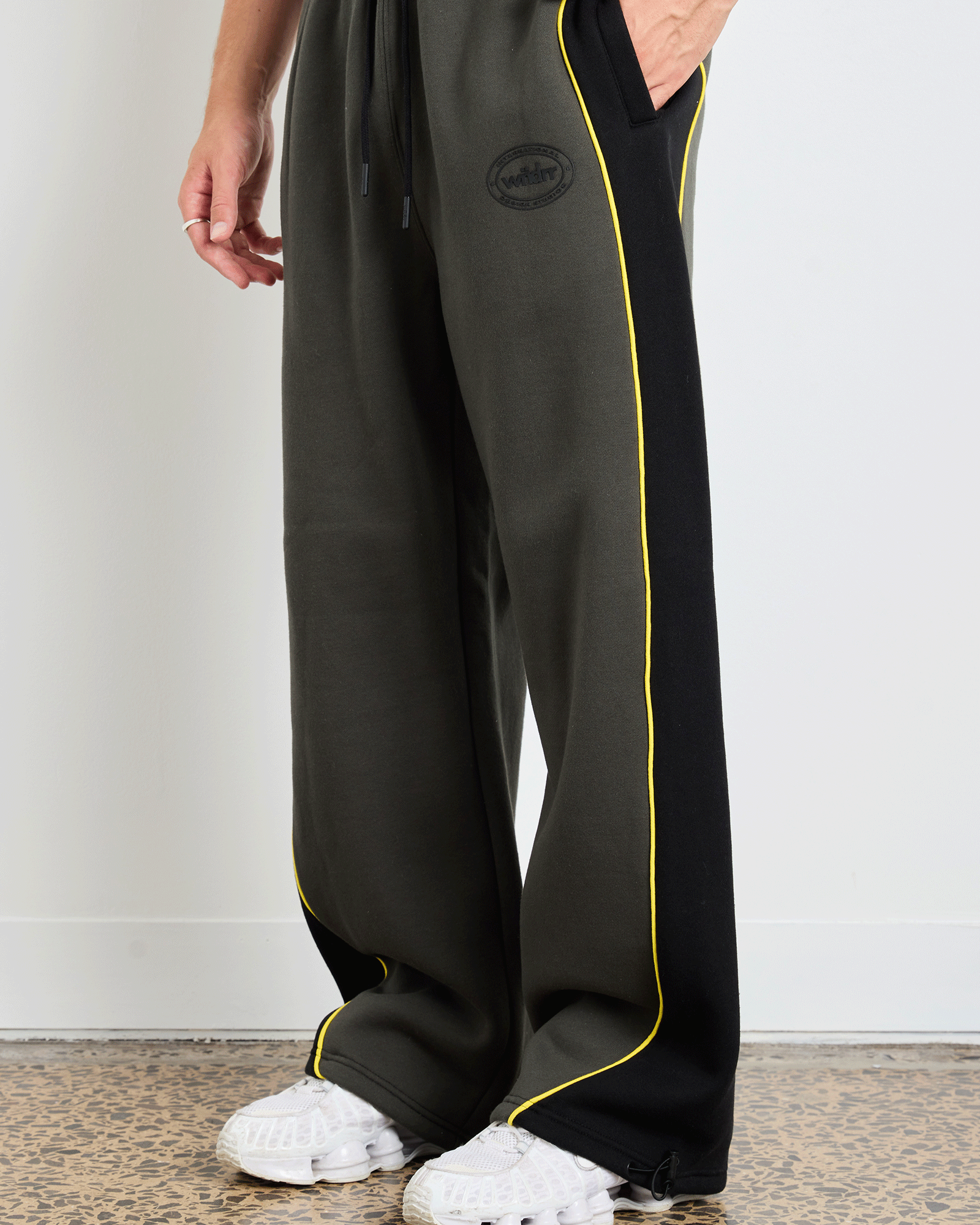 Model 175cm / Size M