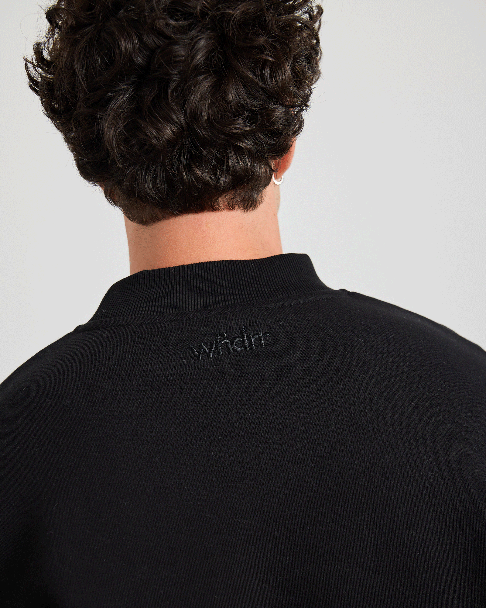 CREDIT CREW SWEAT - BLACK