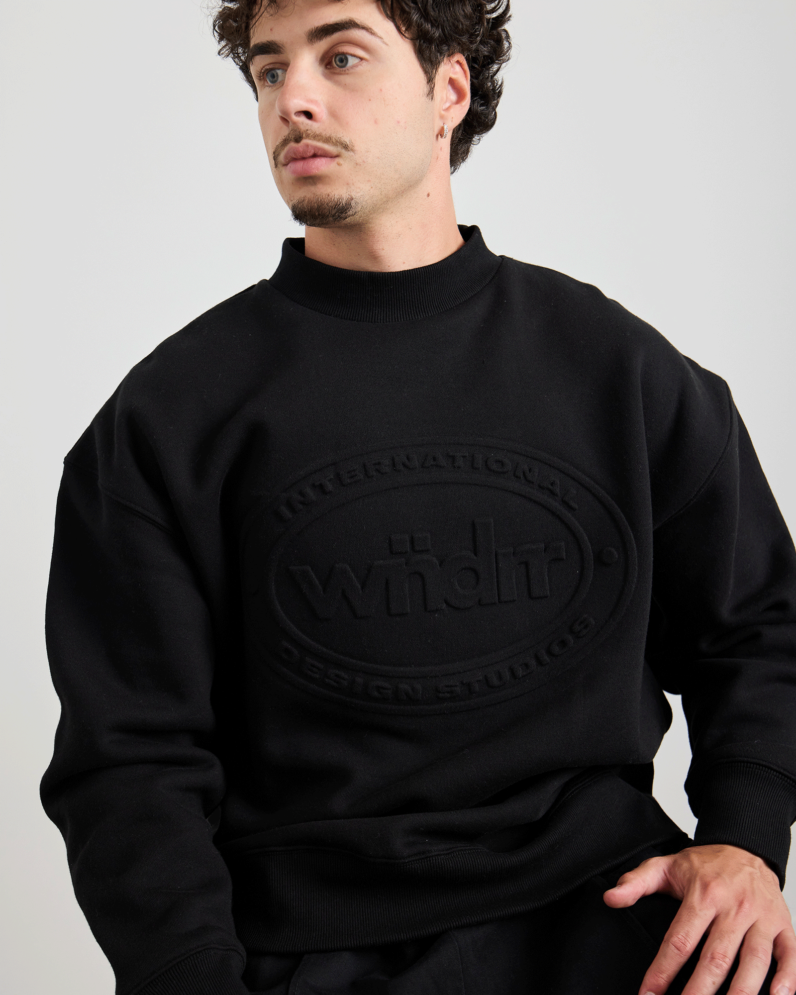 CREDIT CREW SWEAT - BLACK