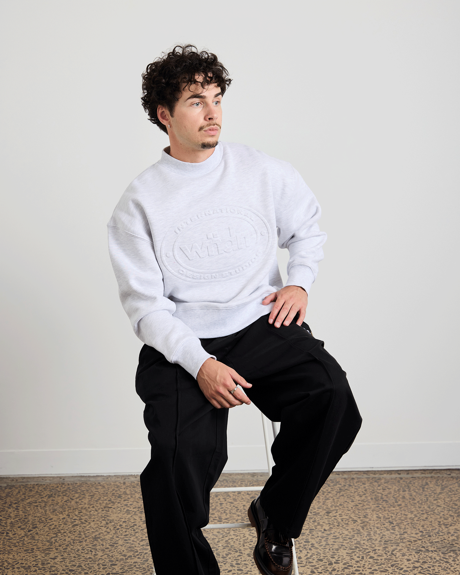 CREDIT CREW SWEAT - WHITE MARLE