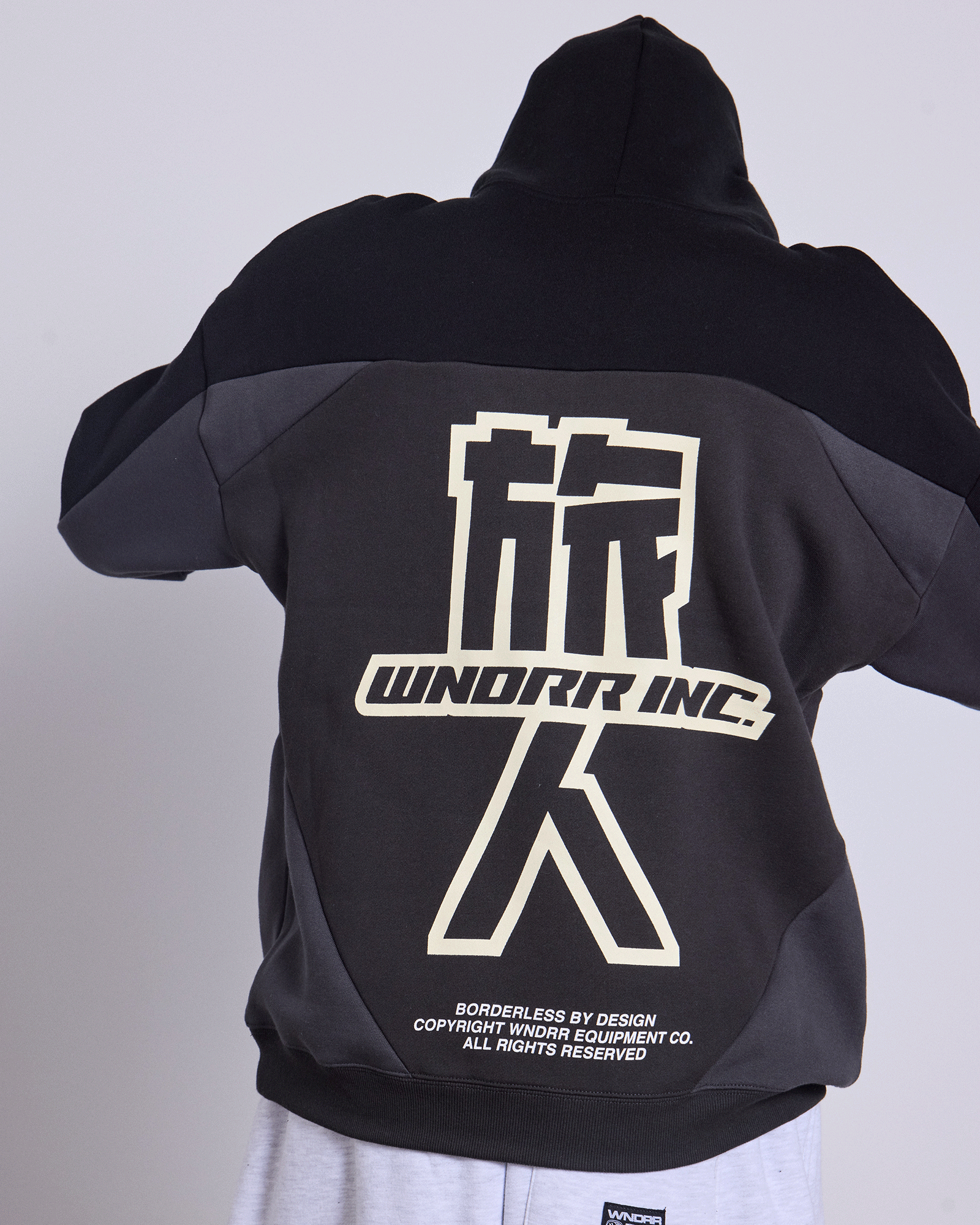 SHOJI PANEL HOOD SWEAT - BLACK