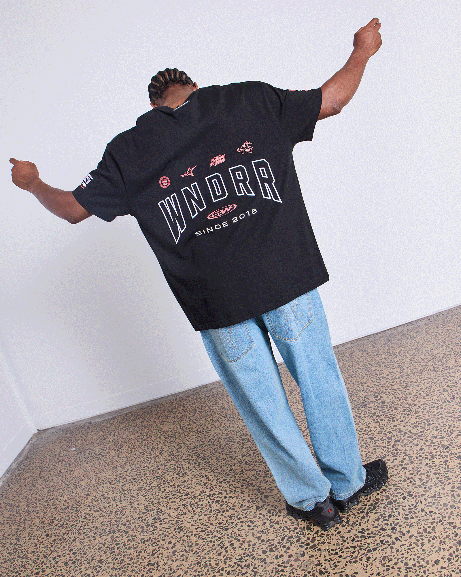 HASHI BOX FIT TEE - BLACK