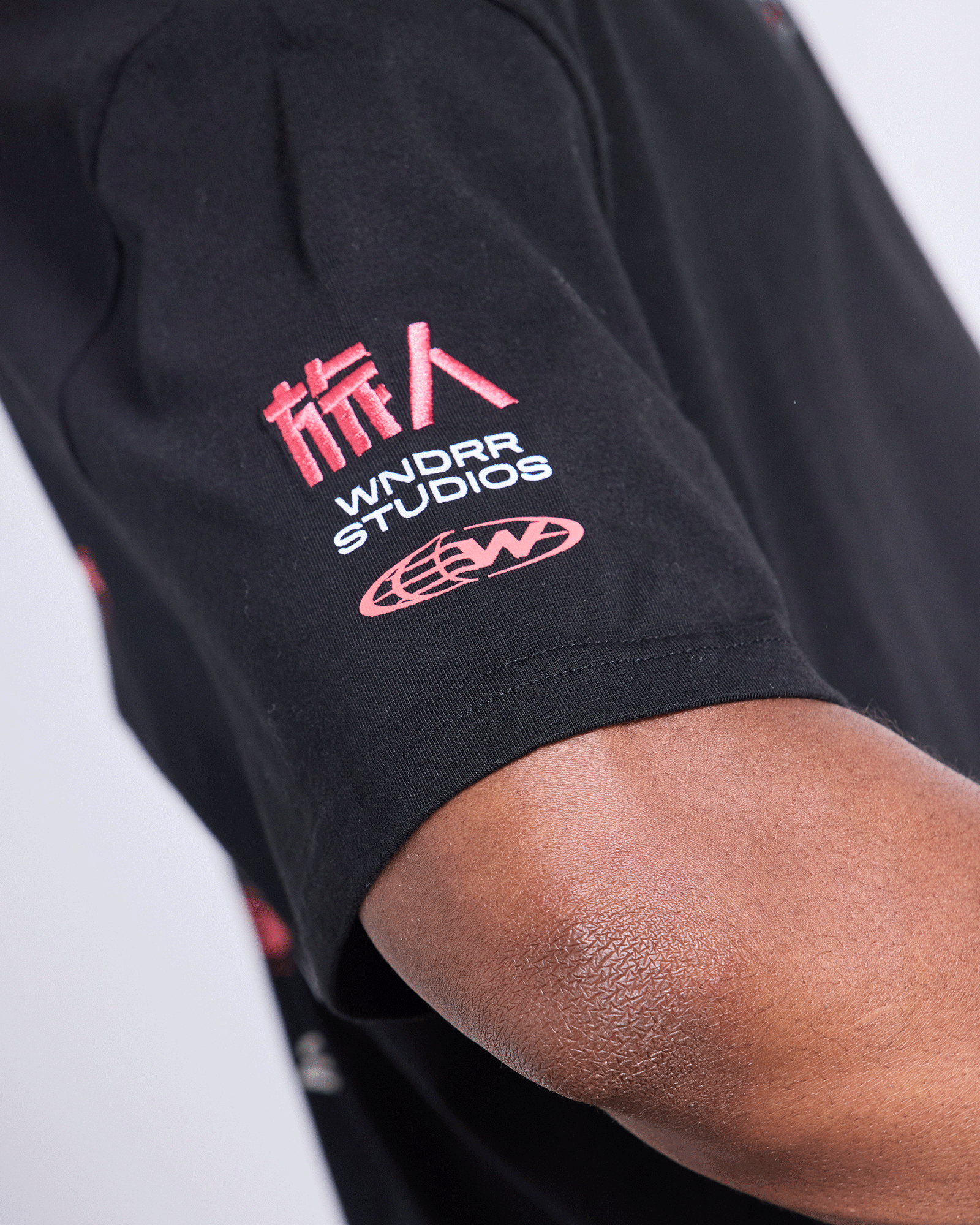 HASHI BOX FIT TEE - BLACK