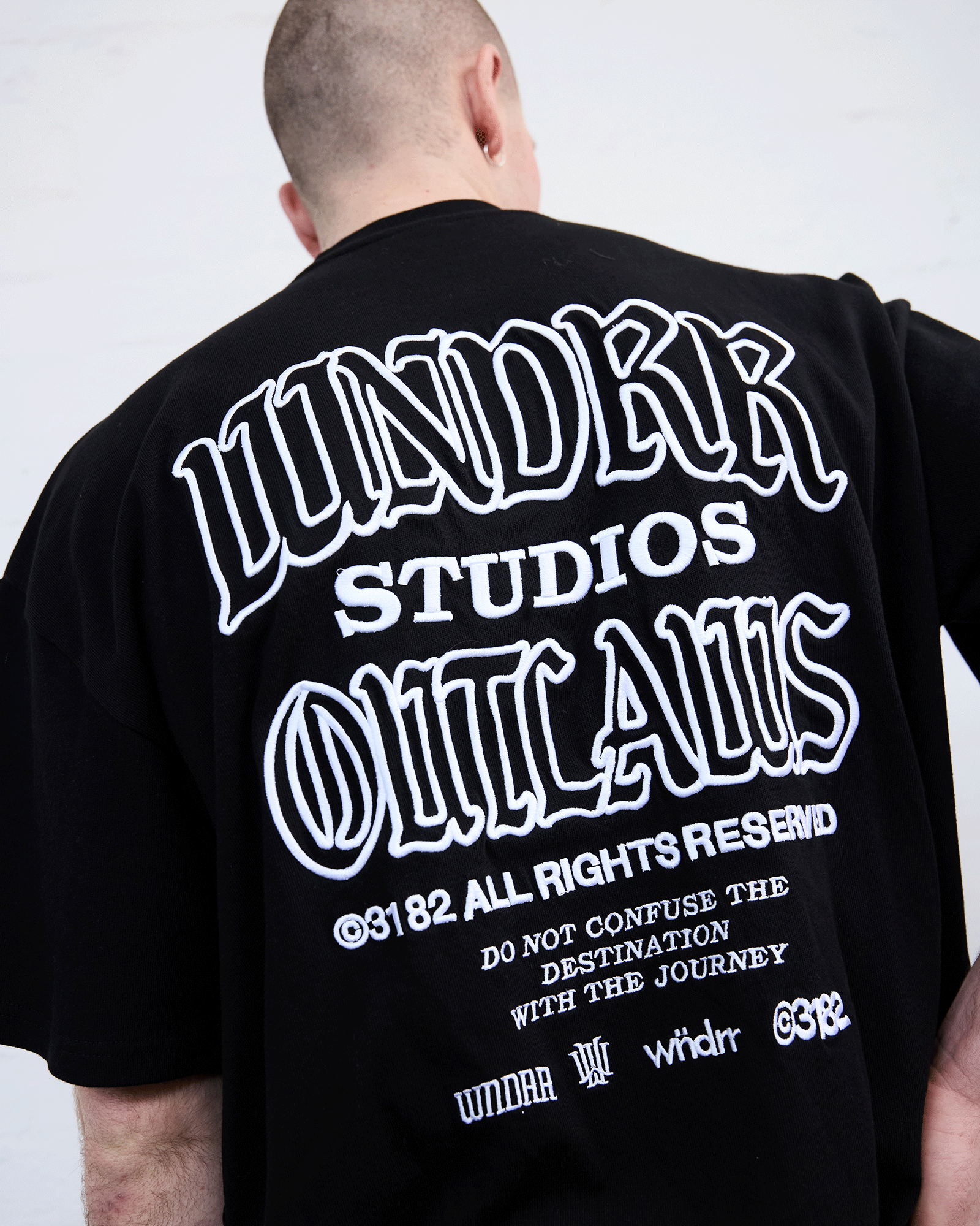 OUTLAWS HEAVY WEIGHT TEE - BLACK