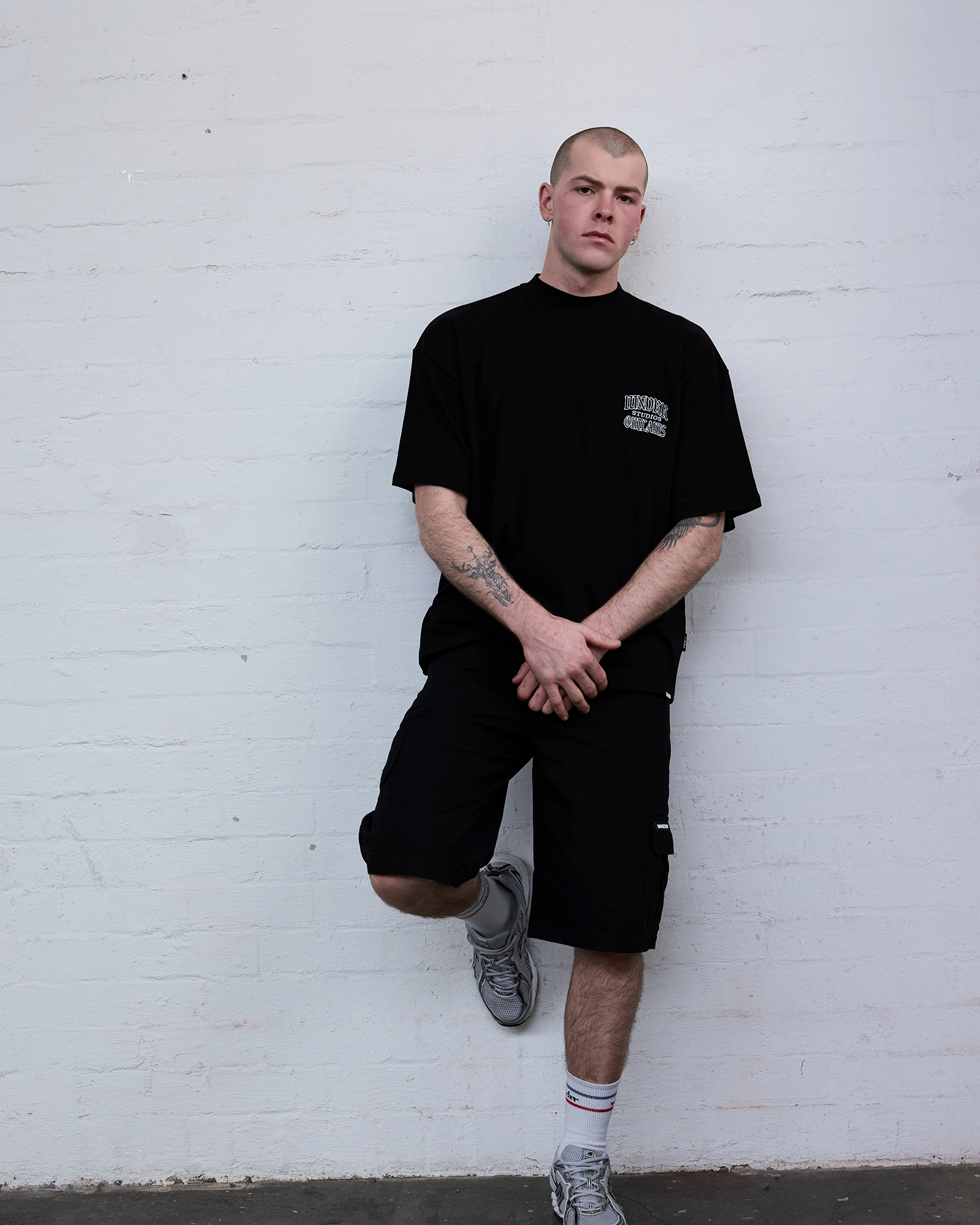 OUTLAWS HEAVY WEIGHT TEE - BLACK