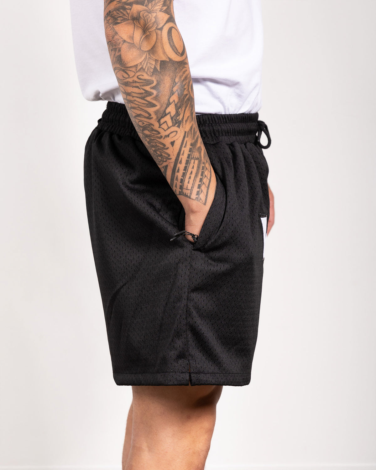 ACCENT MESH SHORT - BLACK