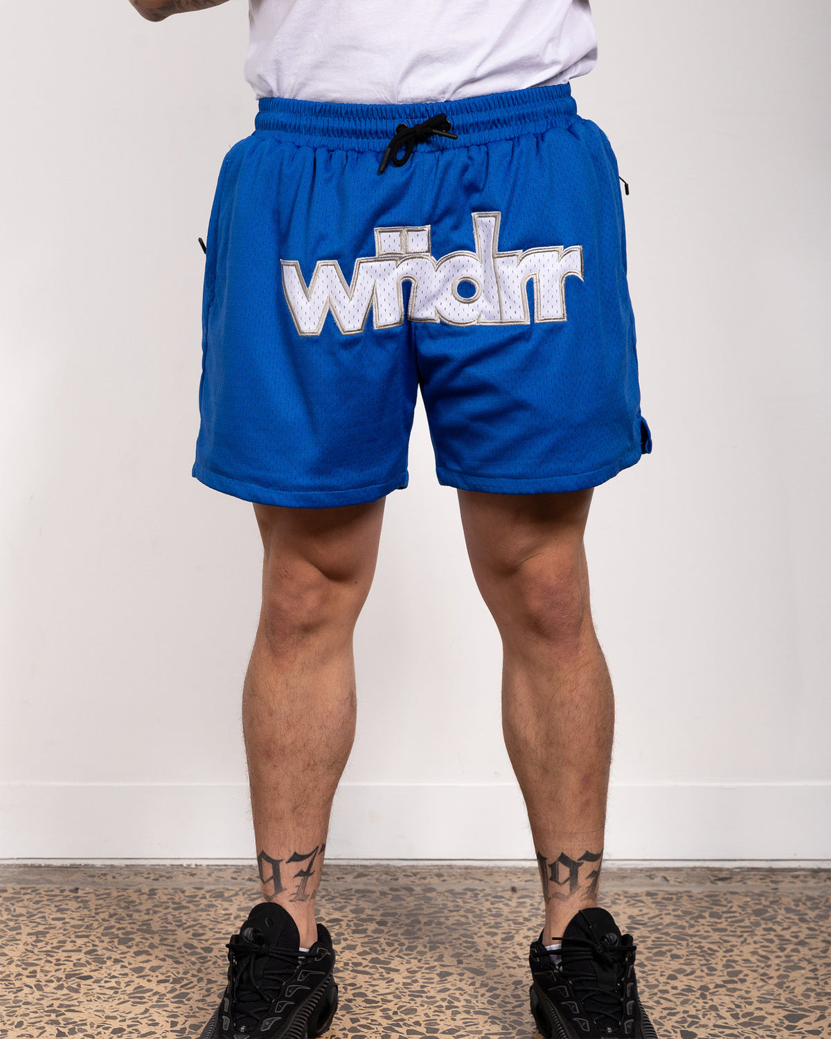 Model 182cm / Size M