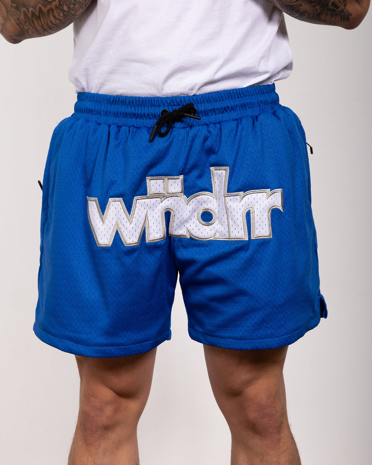 Model 182cm / Size M