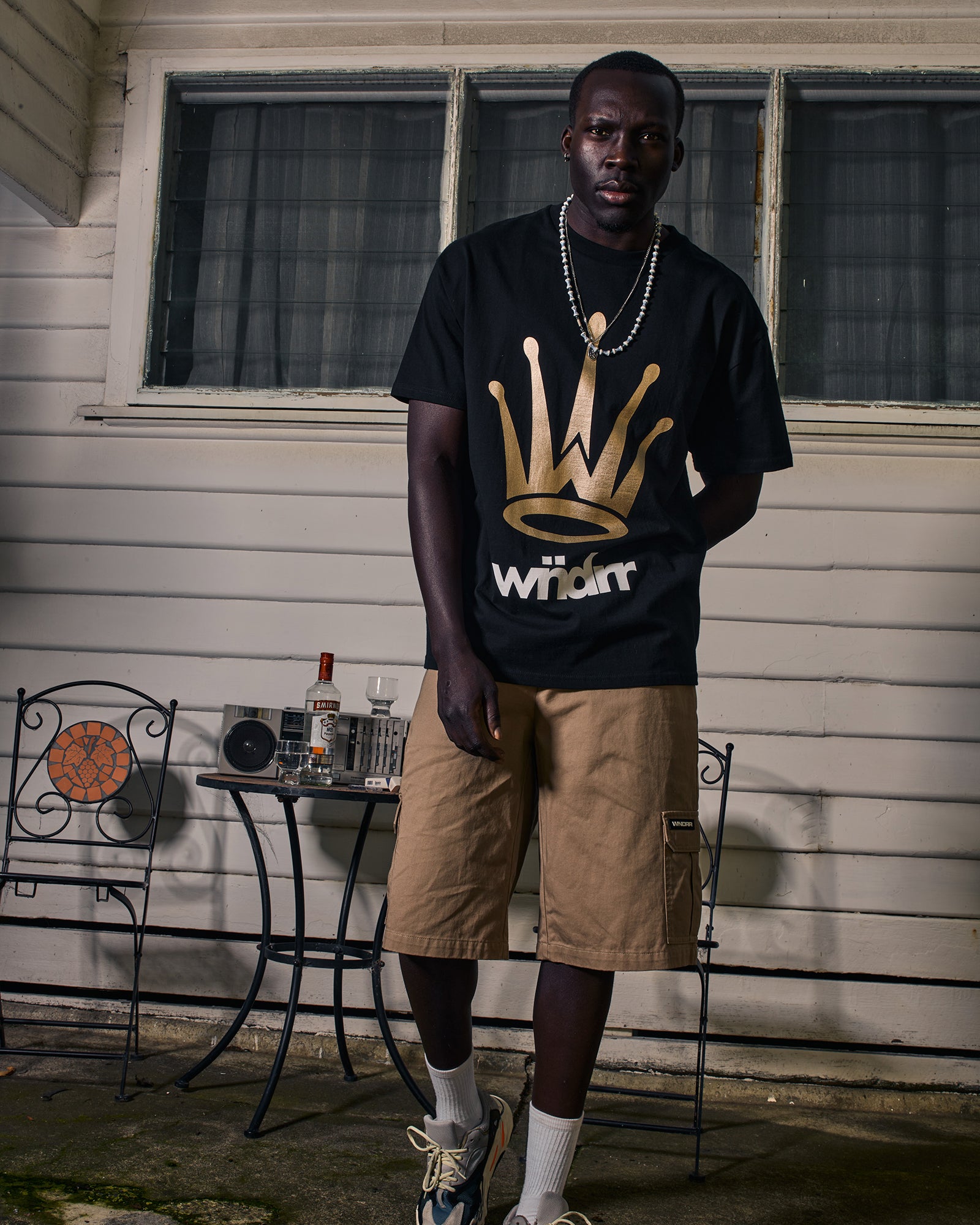 CREST BOX FIT TEE - BLACK