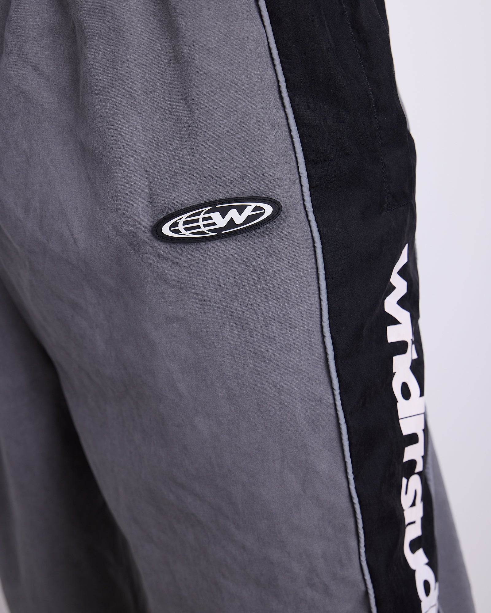 GLOBE SPORT TRACKPANT - GREY/BLACK