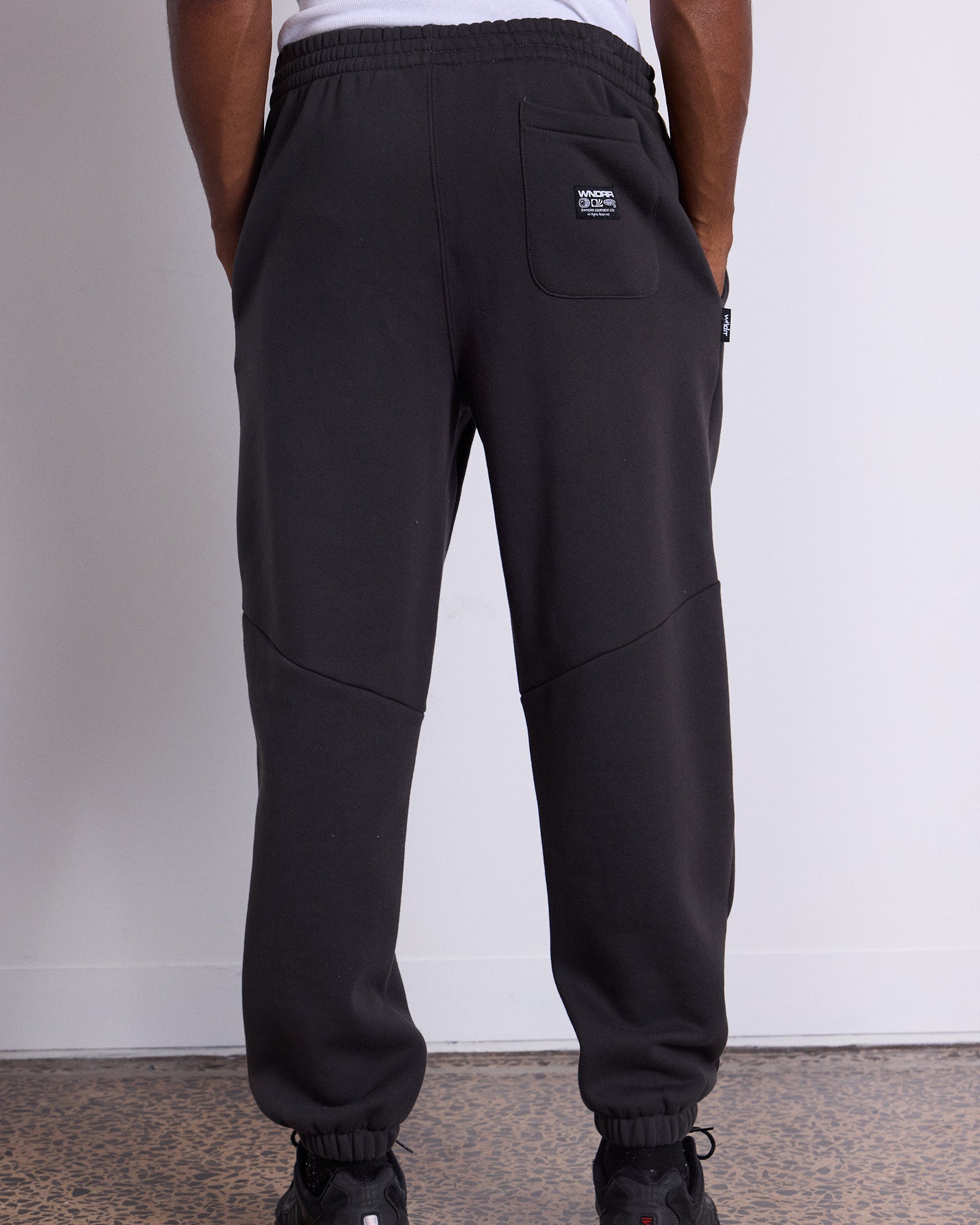 HALO BAGGY TRACKPANT - FADED BLACK