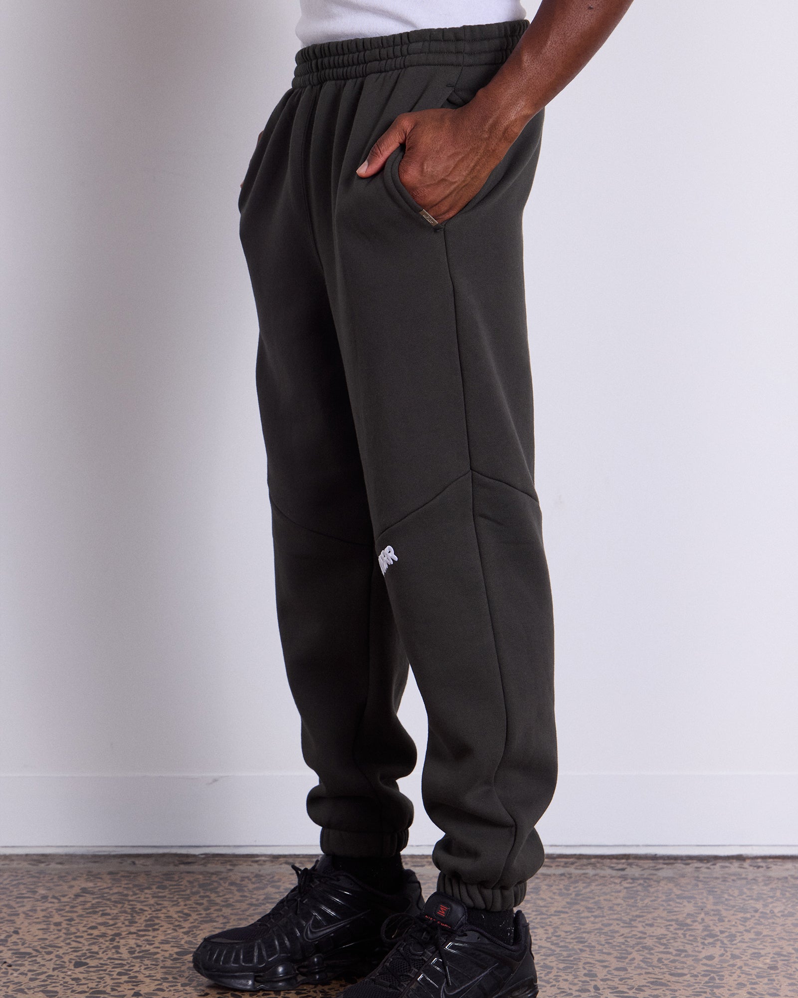 HALO BAGGY TRACKPANT - INK