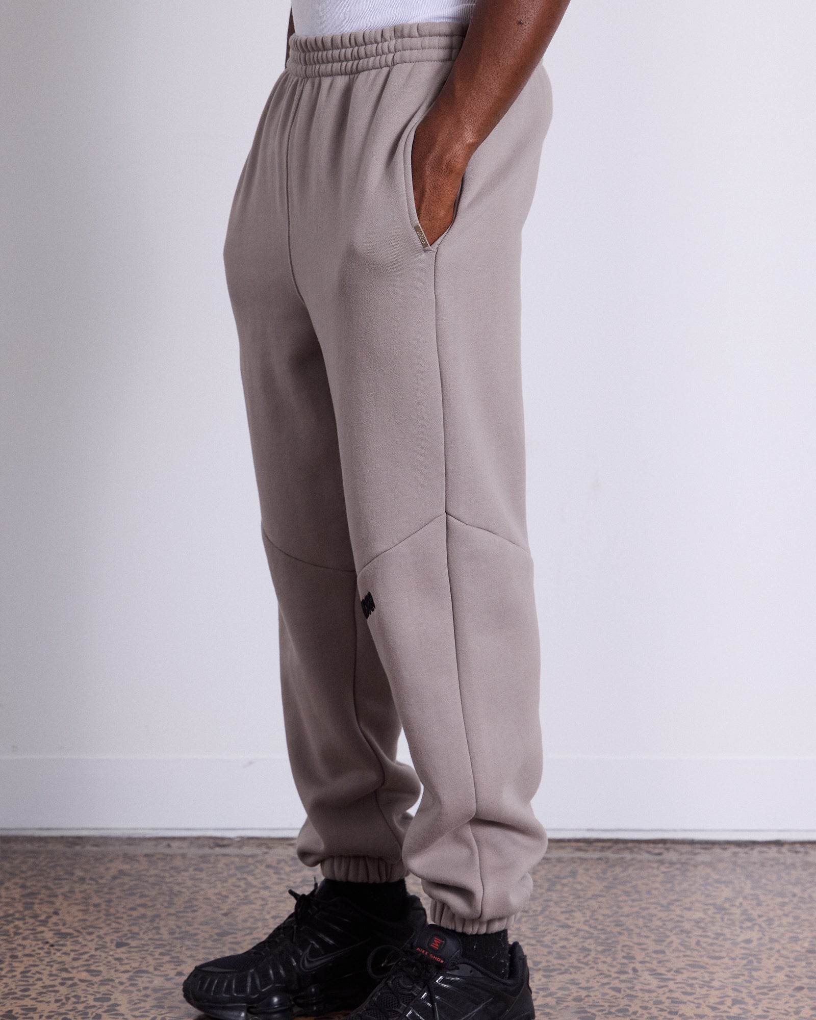 HALO BAGGY TRACKPANT - MOON GREY