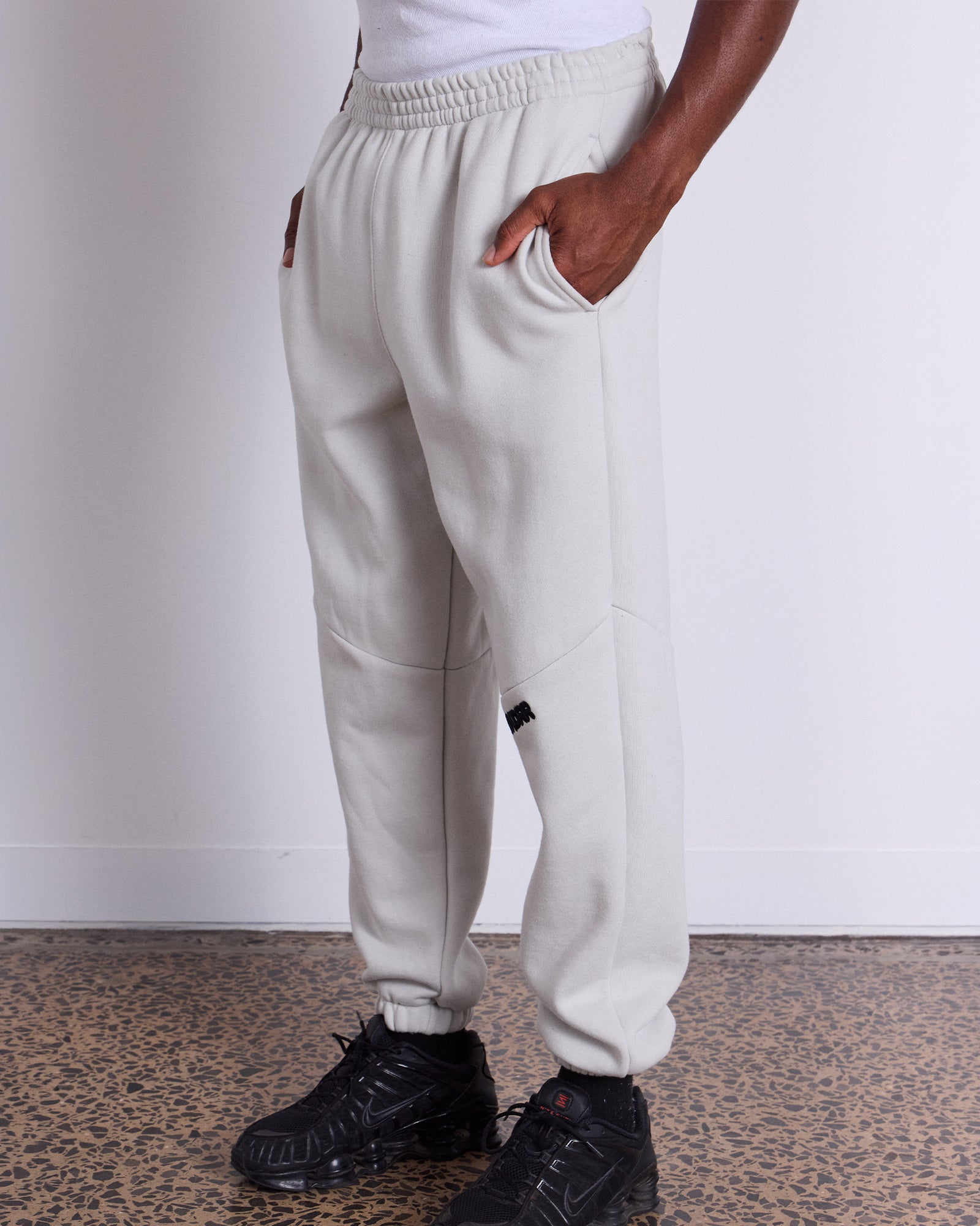 HALO BAGGY TRACKPANT - OYSTER