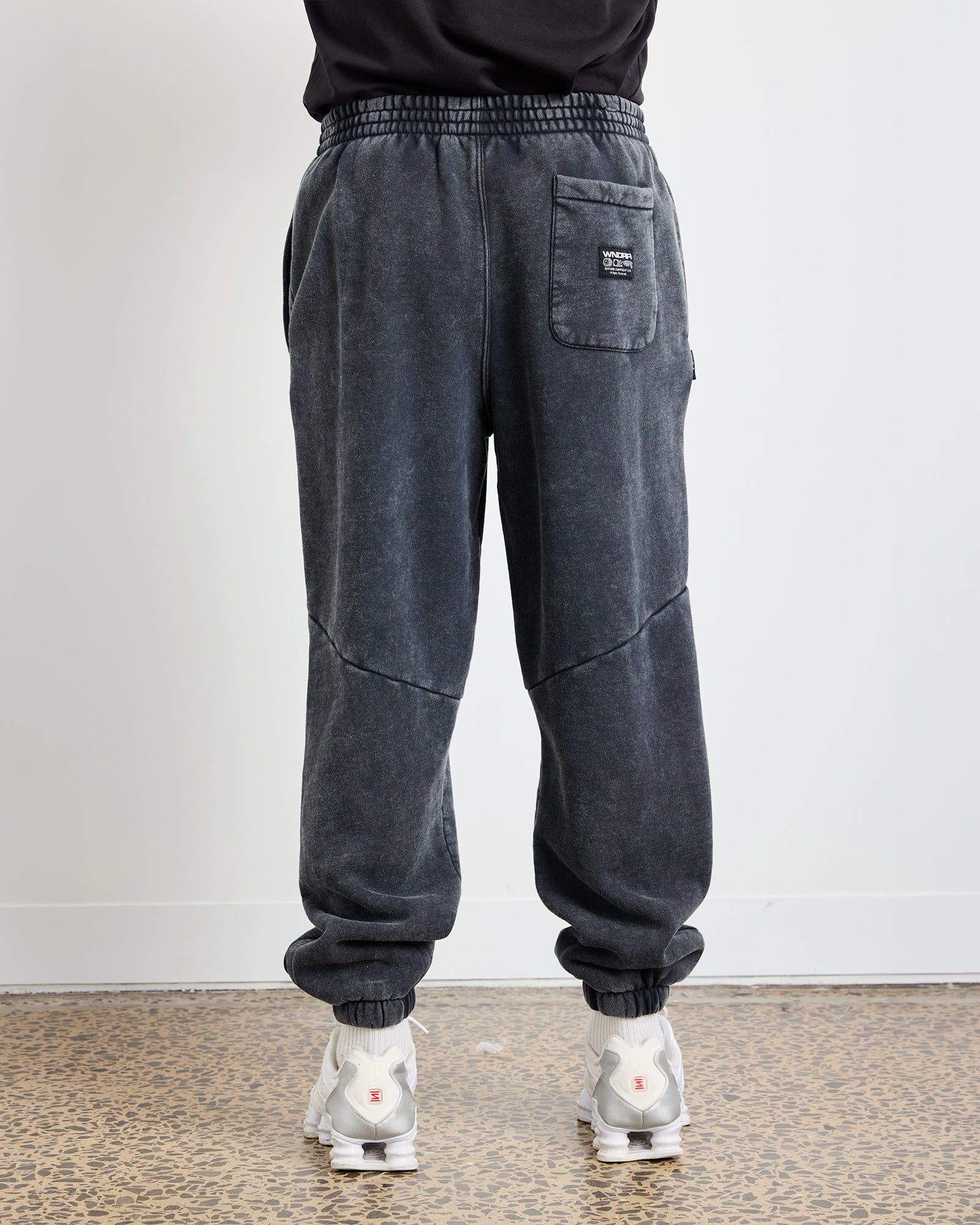 HALO BAGGY TRACKPANT - WASHED BLACK