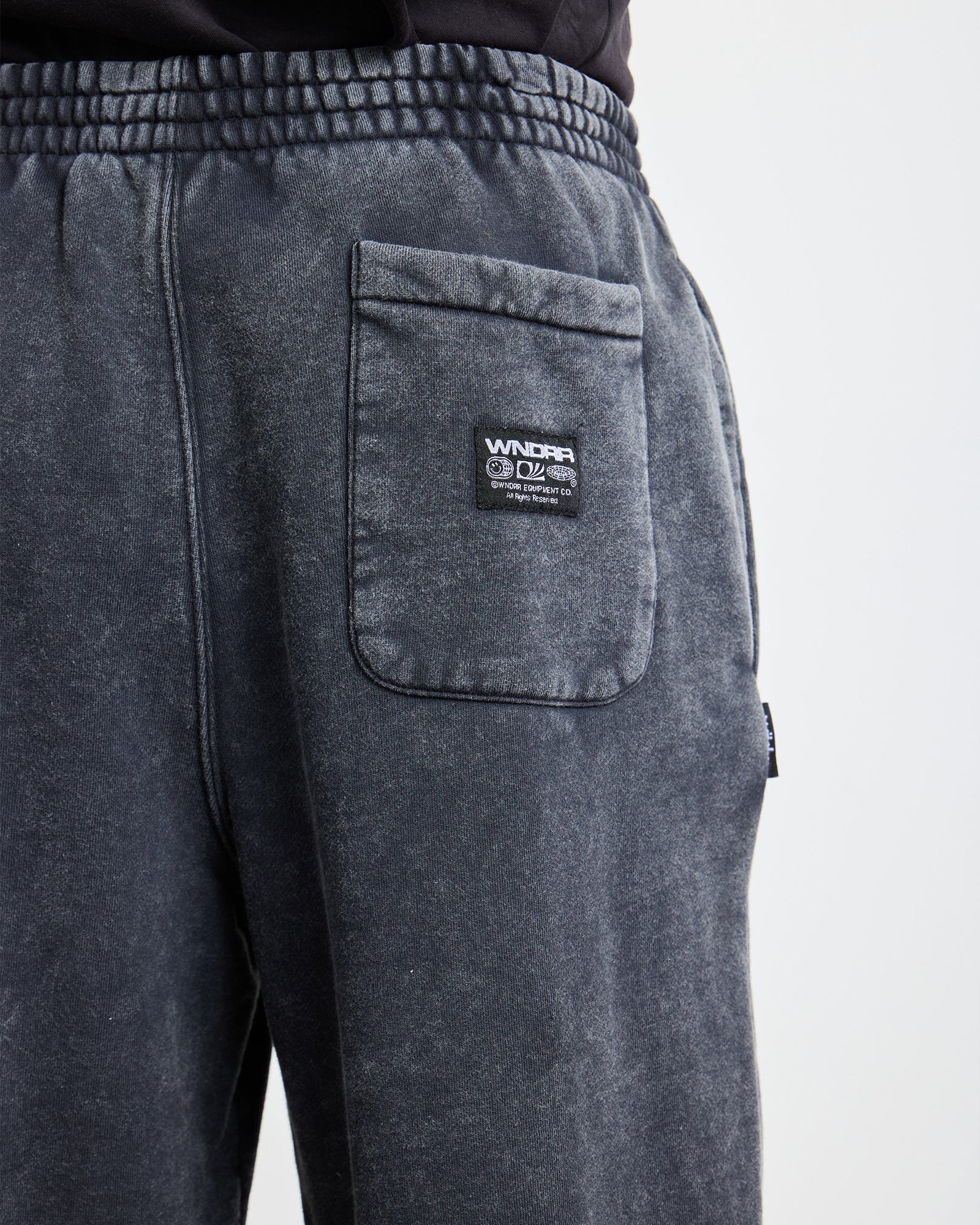 HALO BAGGY TRACKPANT - WASHED BLACK