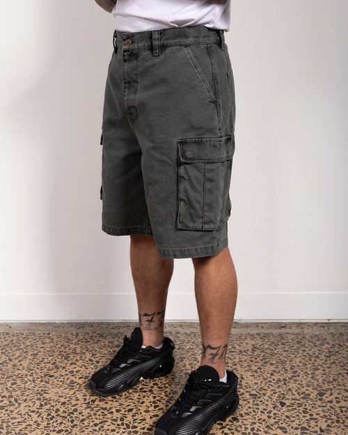Model 182cm / Size 32