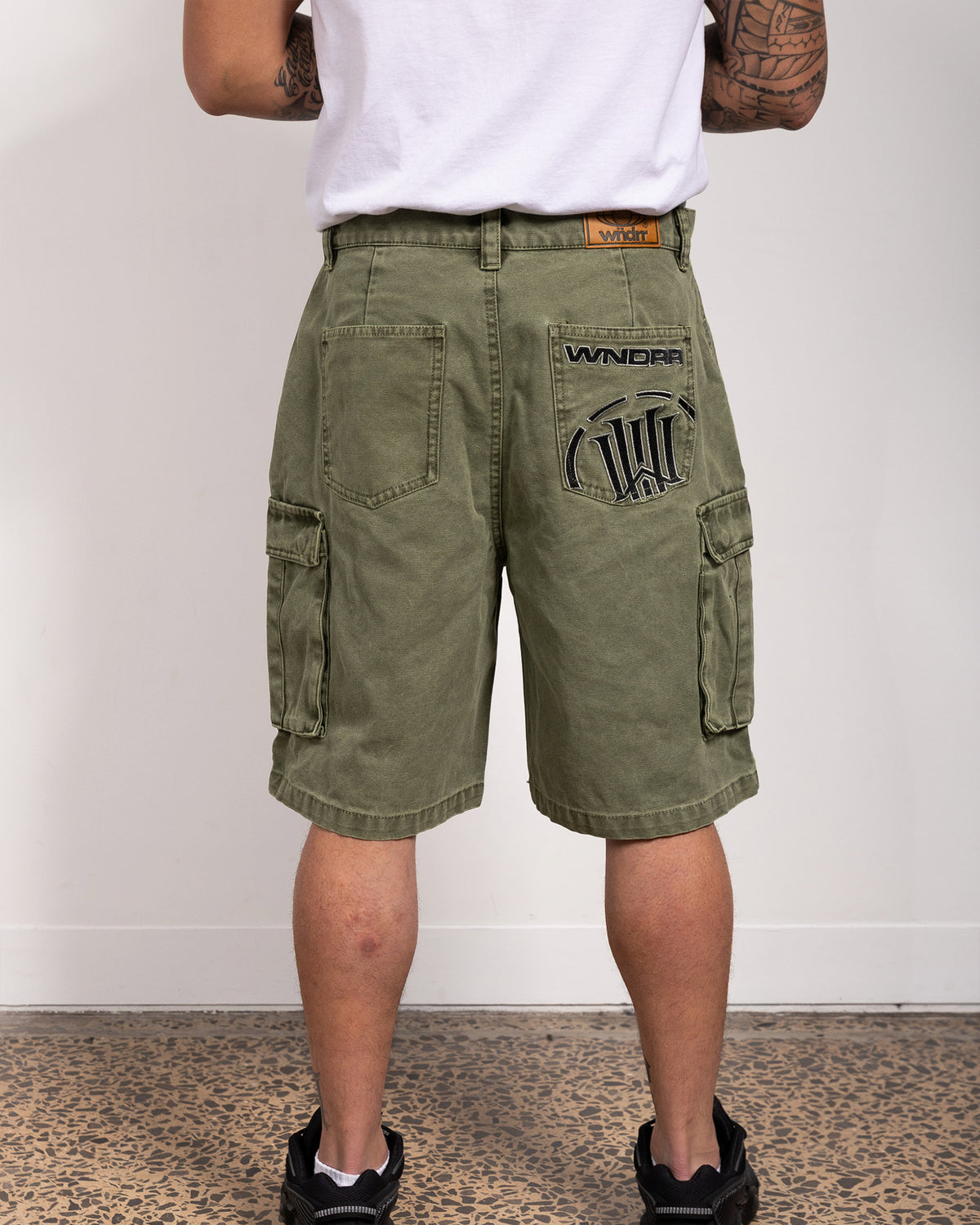 Model 182cm / Size 34