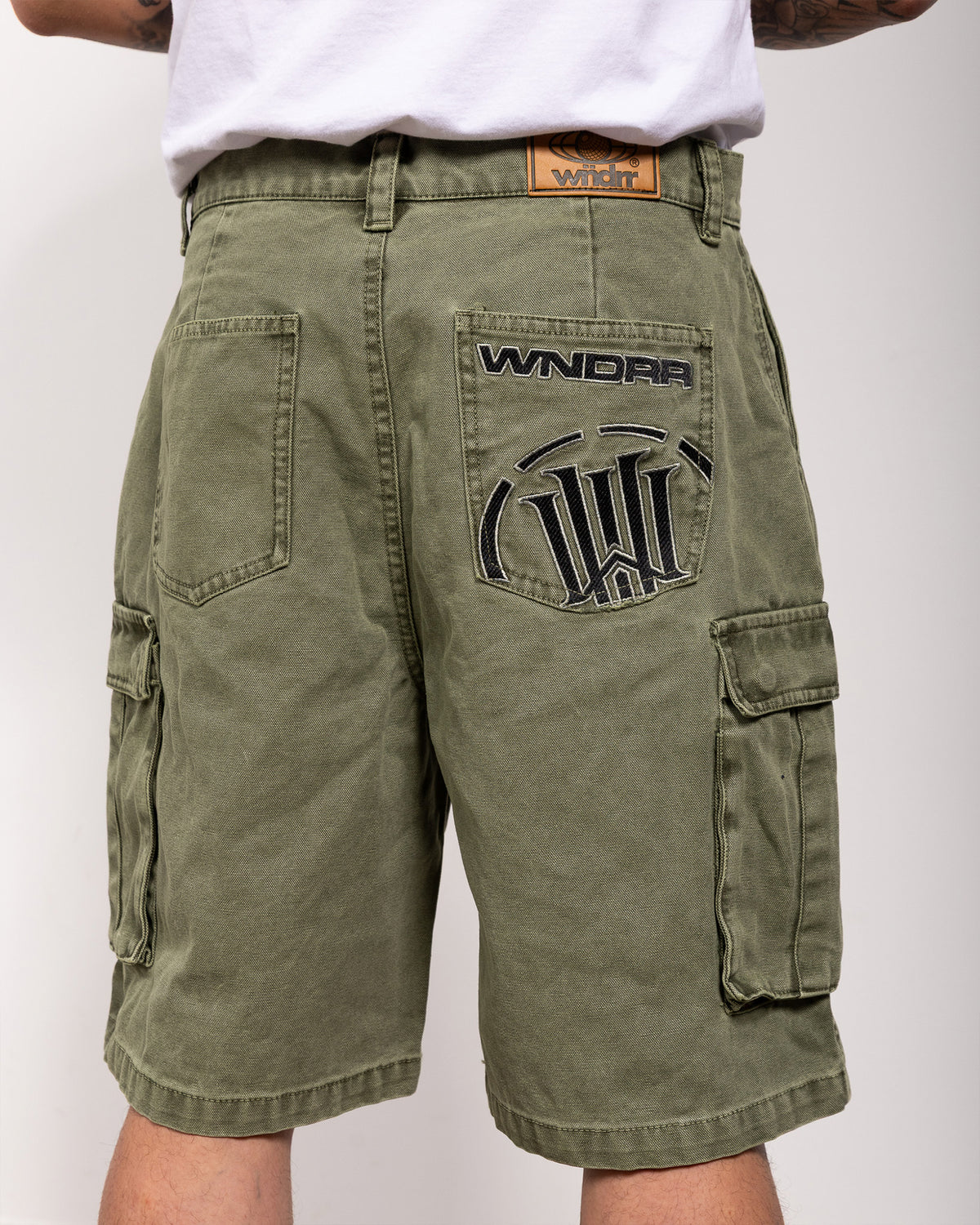 Model 182cm / Size 34