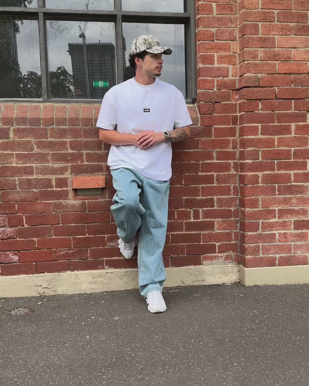 Model 175cm / Size 32