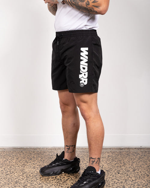 Model 182cm / Size M
