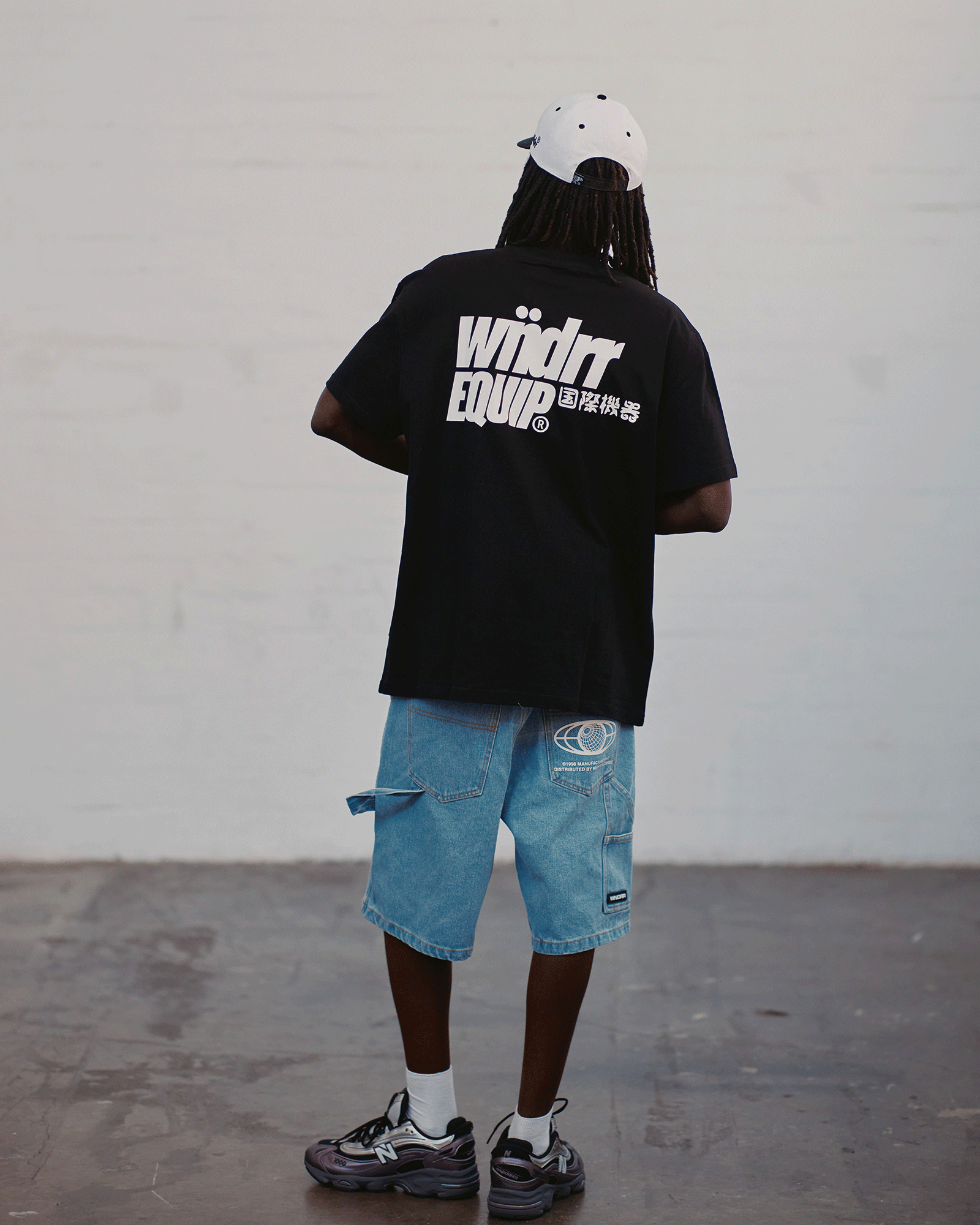 SLANT BOX FIT TEE - BLACK