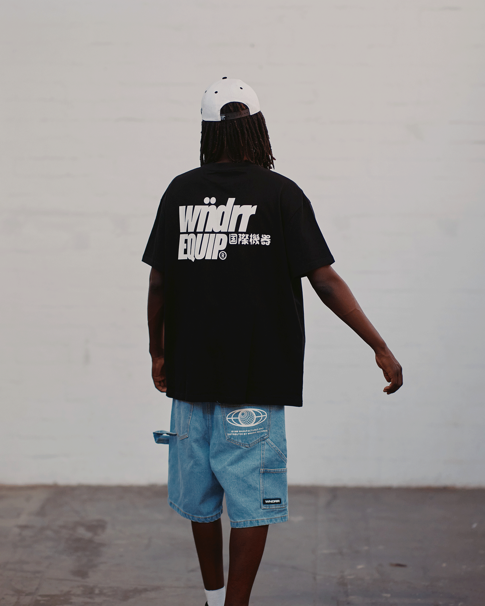 SLANT BOX FIT TEE - BLACK