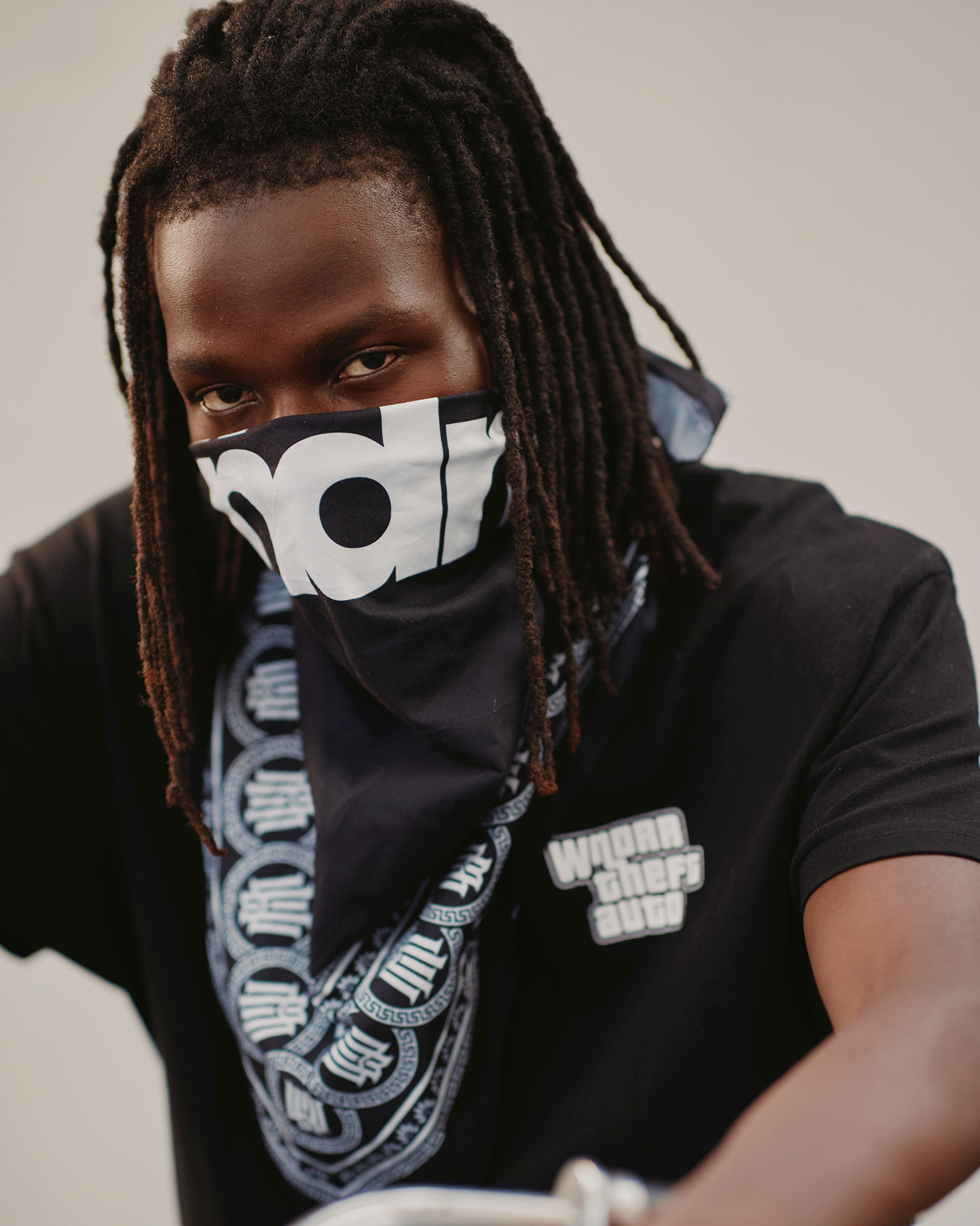 MOST WANTED BOX FIT TEE - BLACK