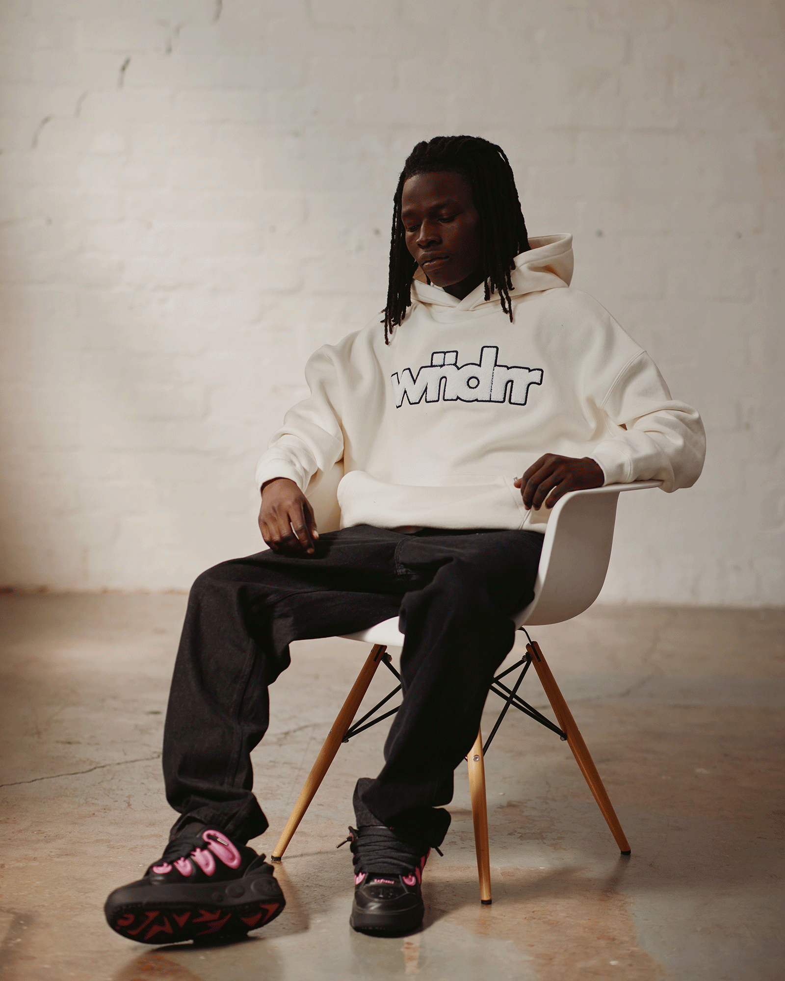 TONE HOOD SWEAT - OFF WHITE