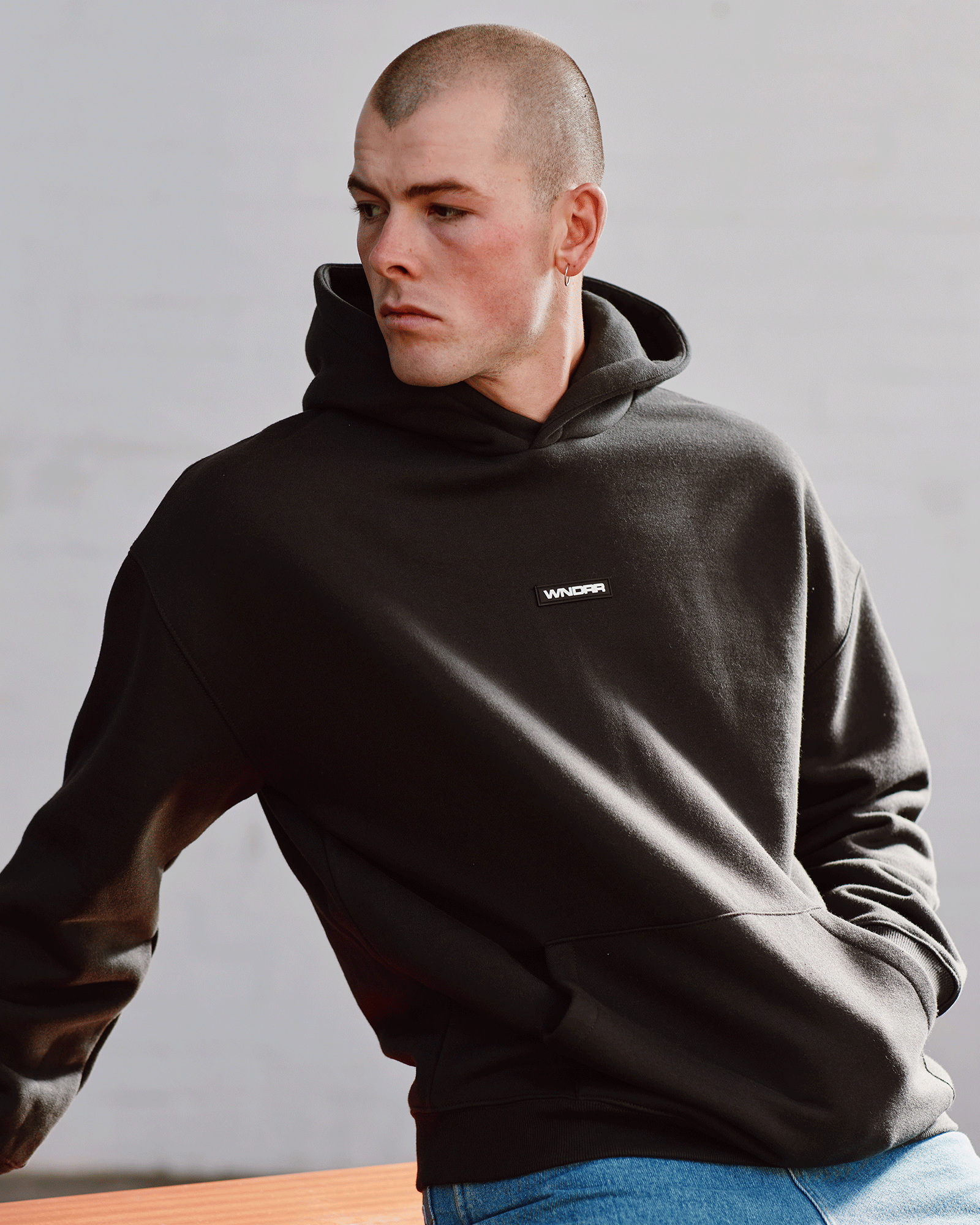 FRAYED HOOD SWEAT - BLACK